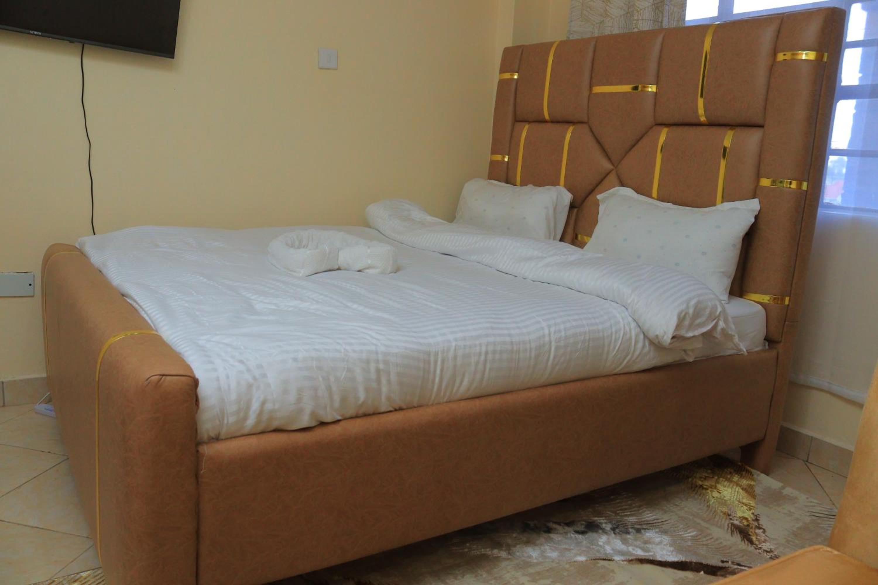 Queen Room photo 1