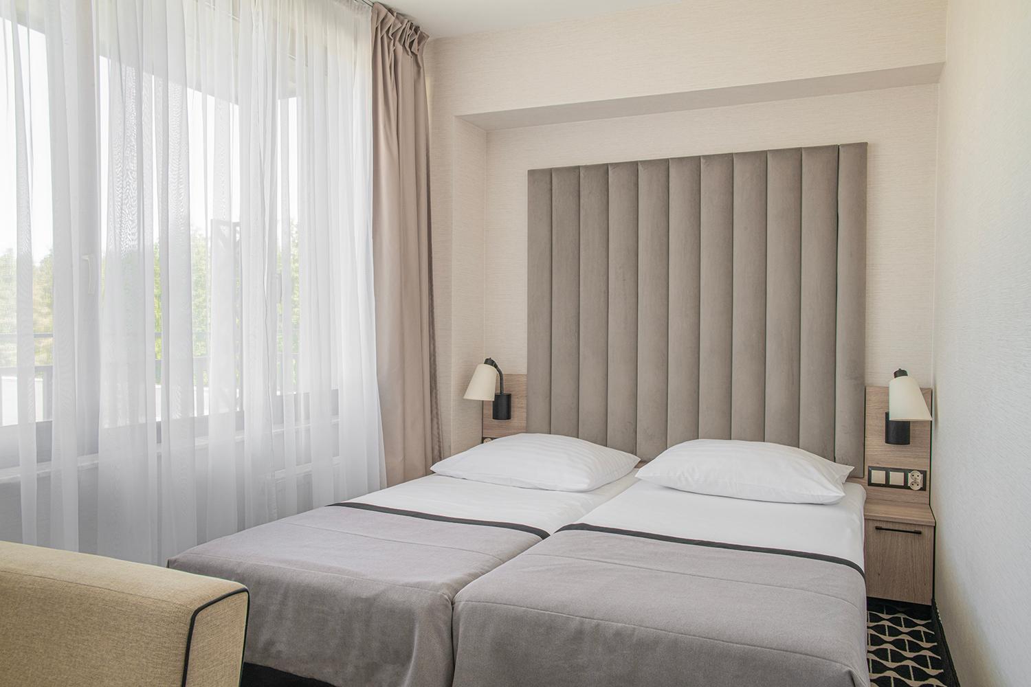 Large Premium Double or Twin Room - Photo 5