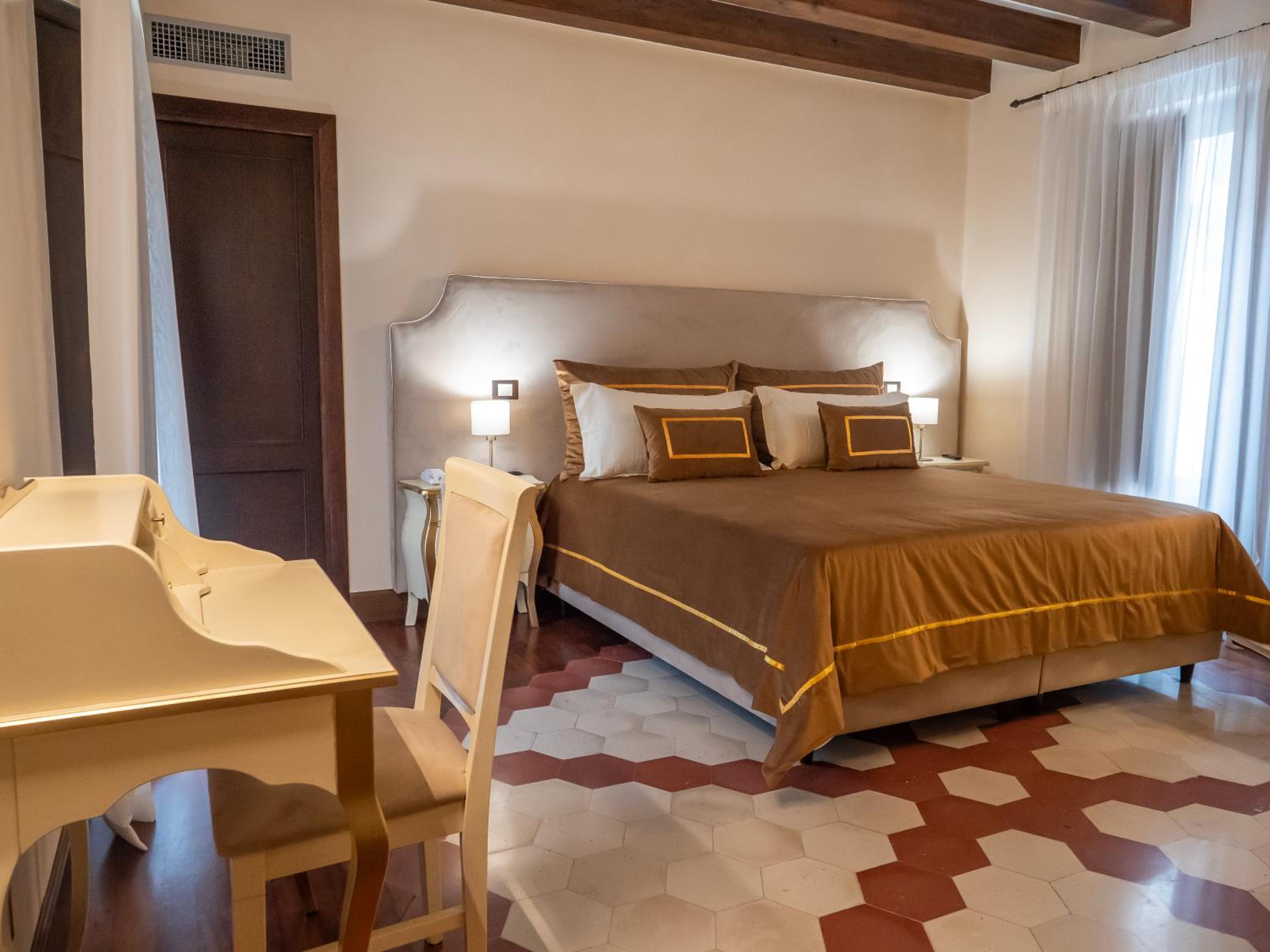 Standard King Room