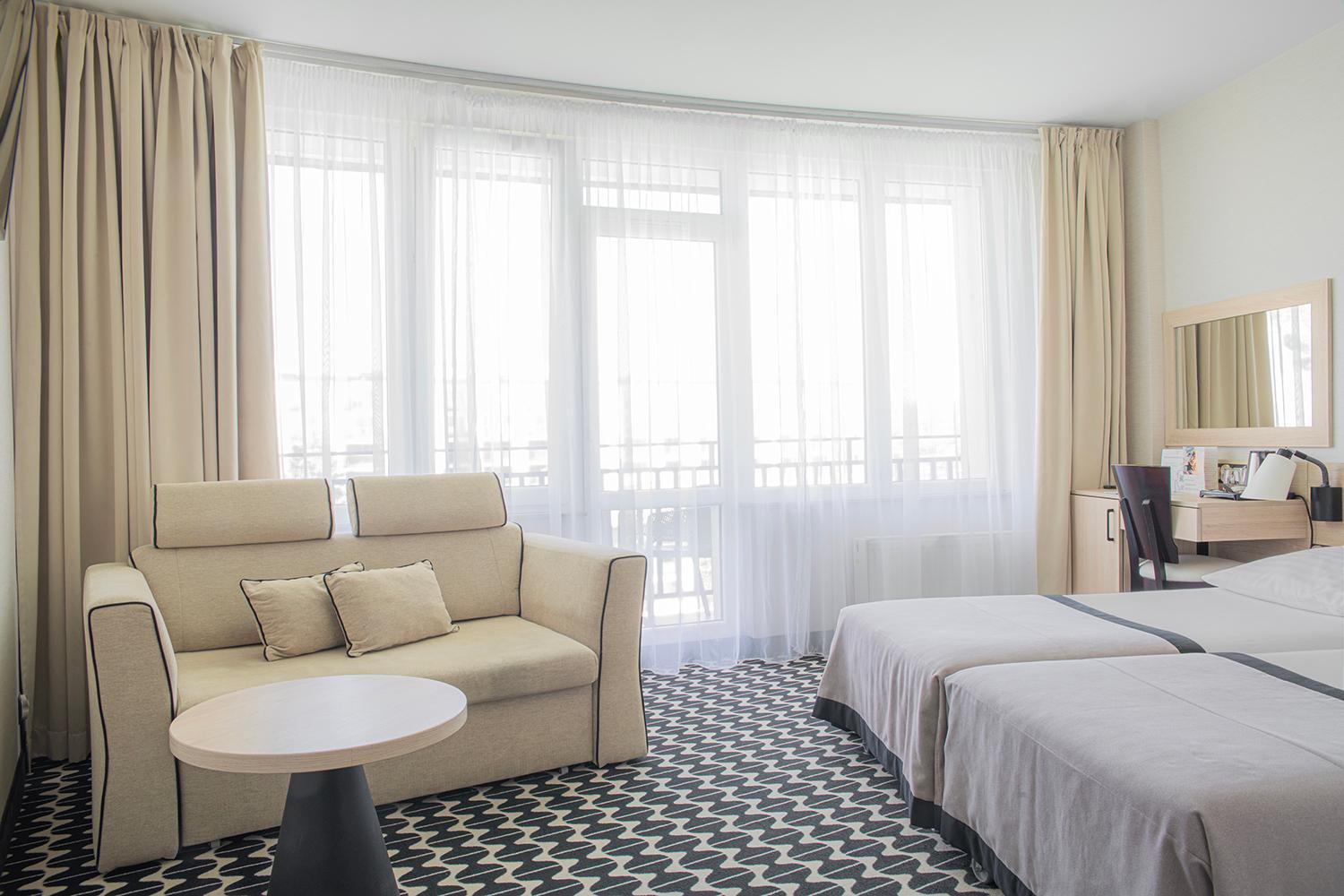 Large Premium Double or Twin Room - Photo 4
