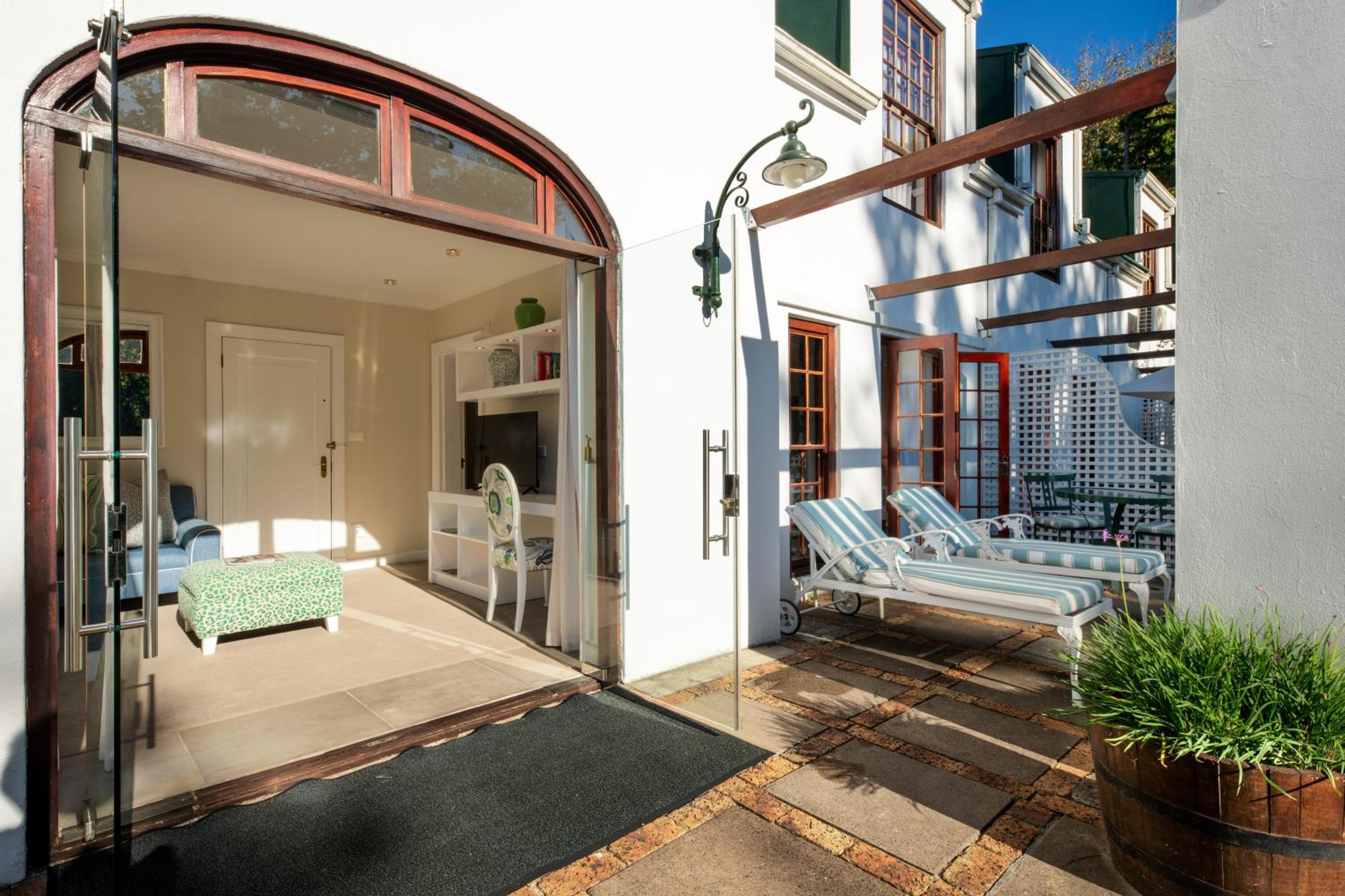 Suite - Photo 4