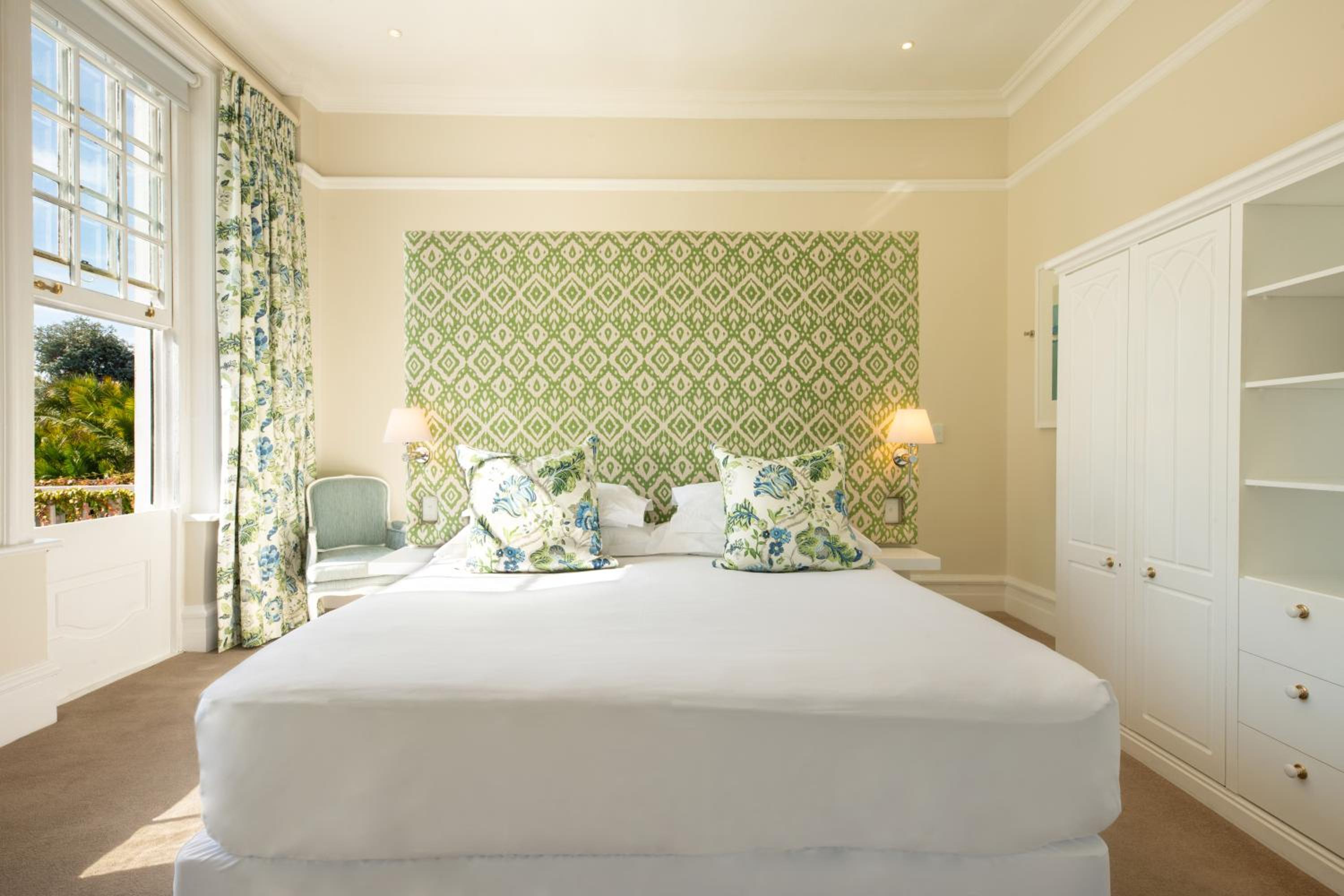 Premier Suite - Photo 4