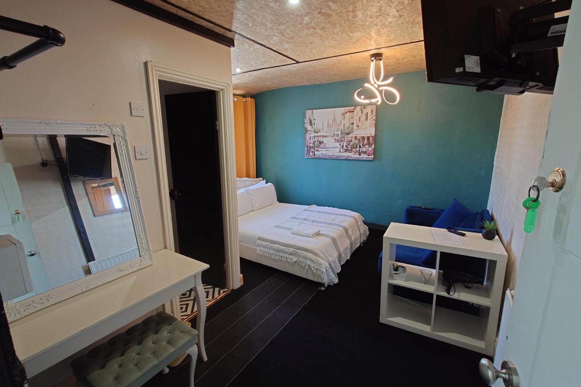 Double Room - Photo 2