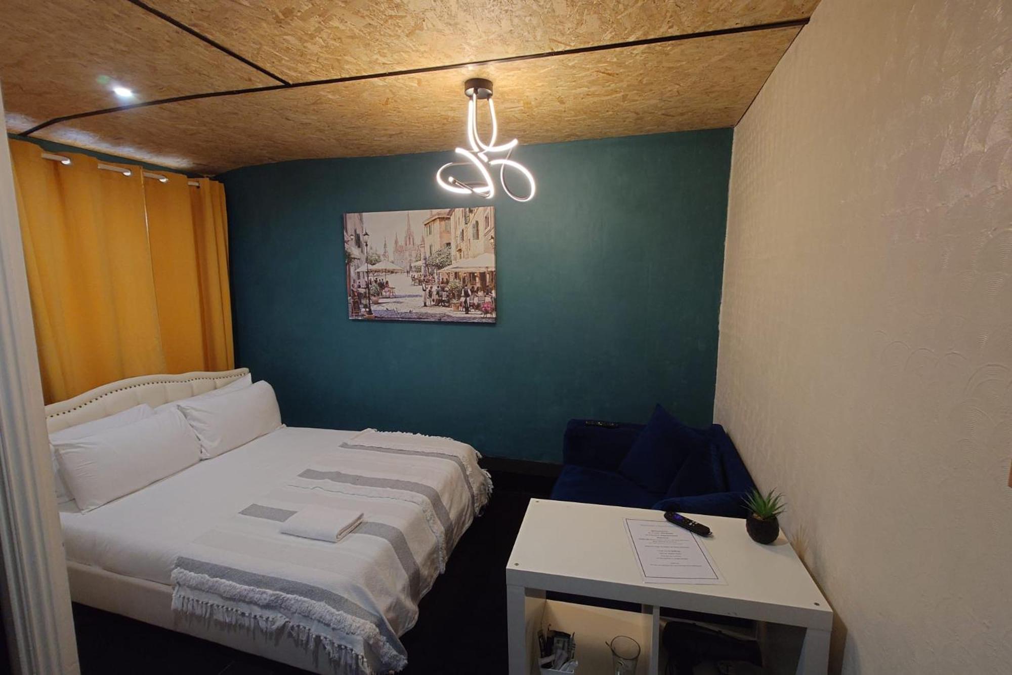 Double Room - Photo 3