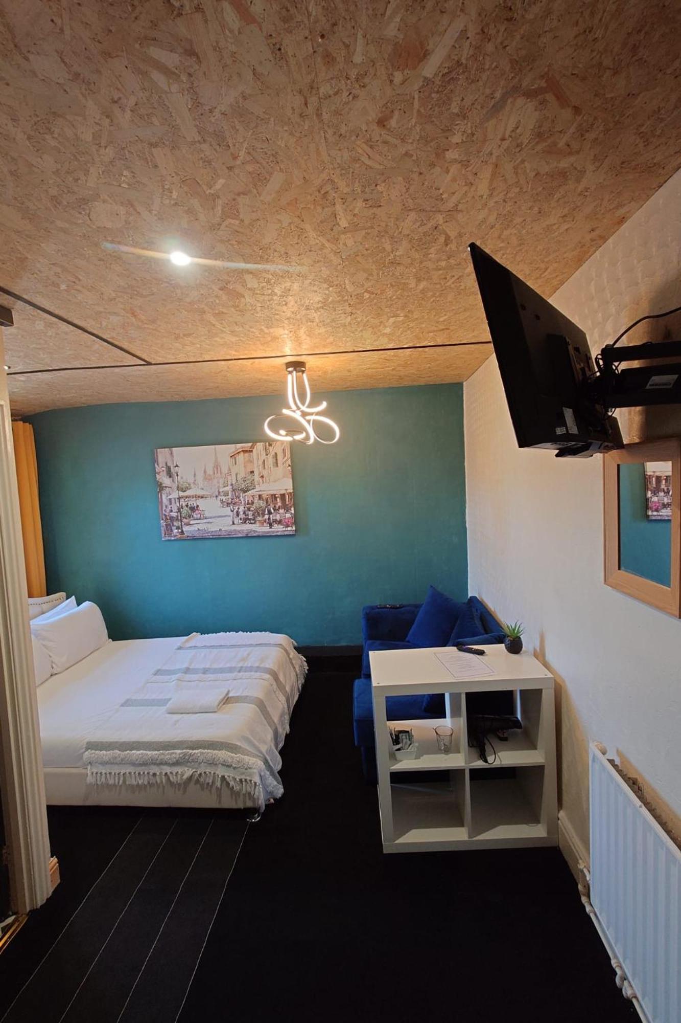 Double Room - Photo 4