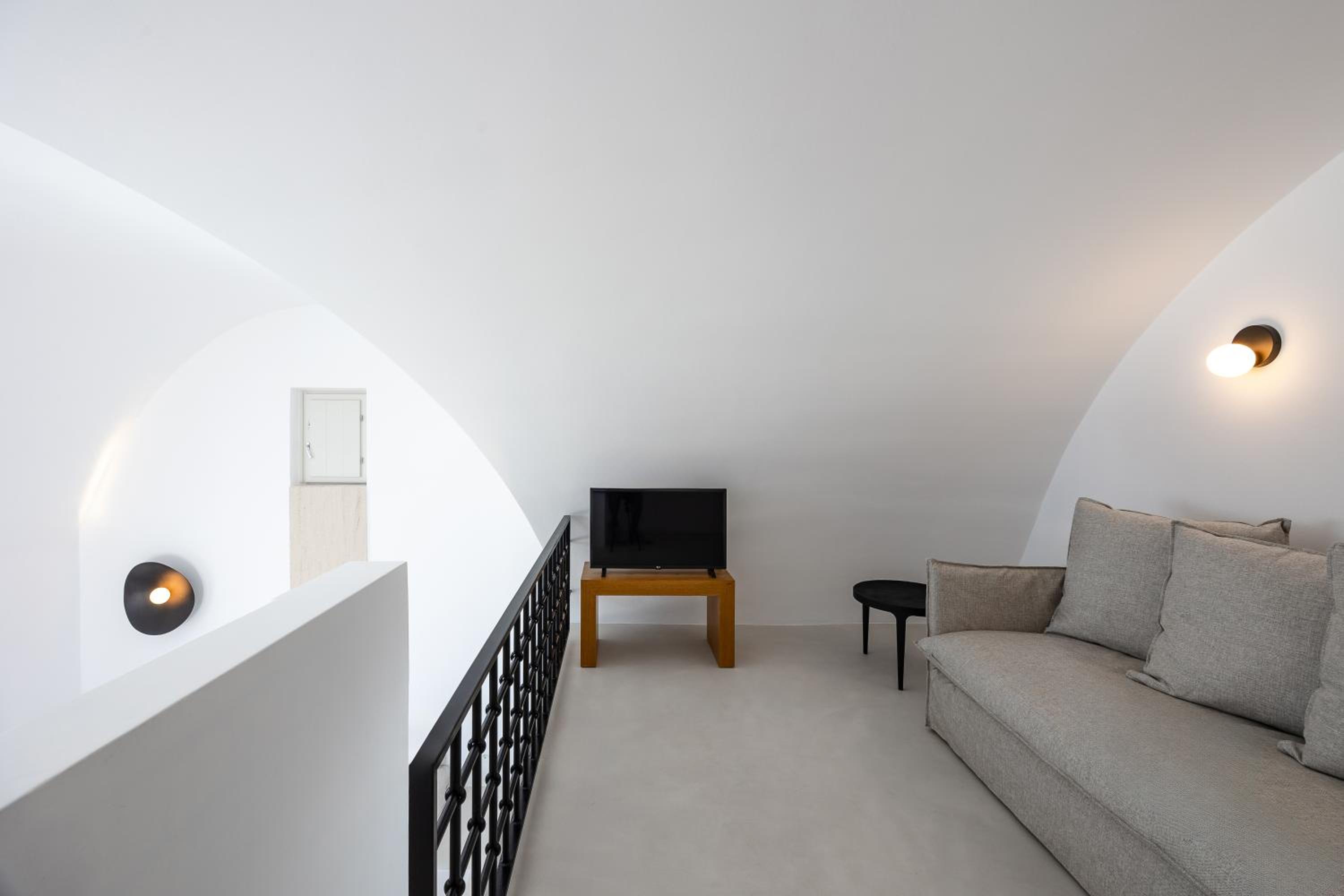 Prestige Suite with Private Infinity Pool & Heated Outdoor Jetted Tub - Caldera View