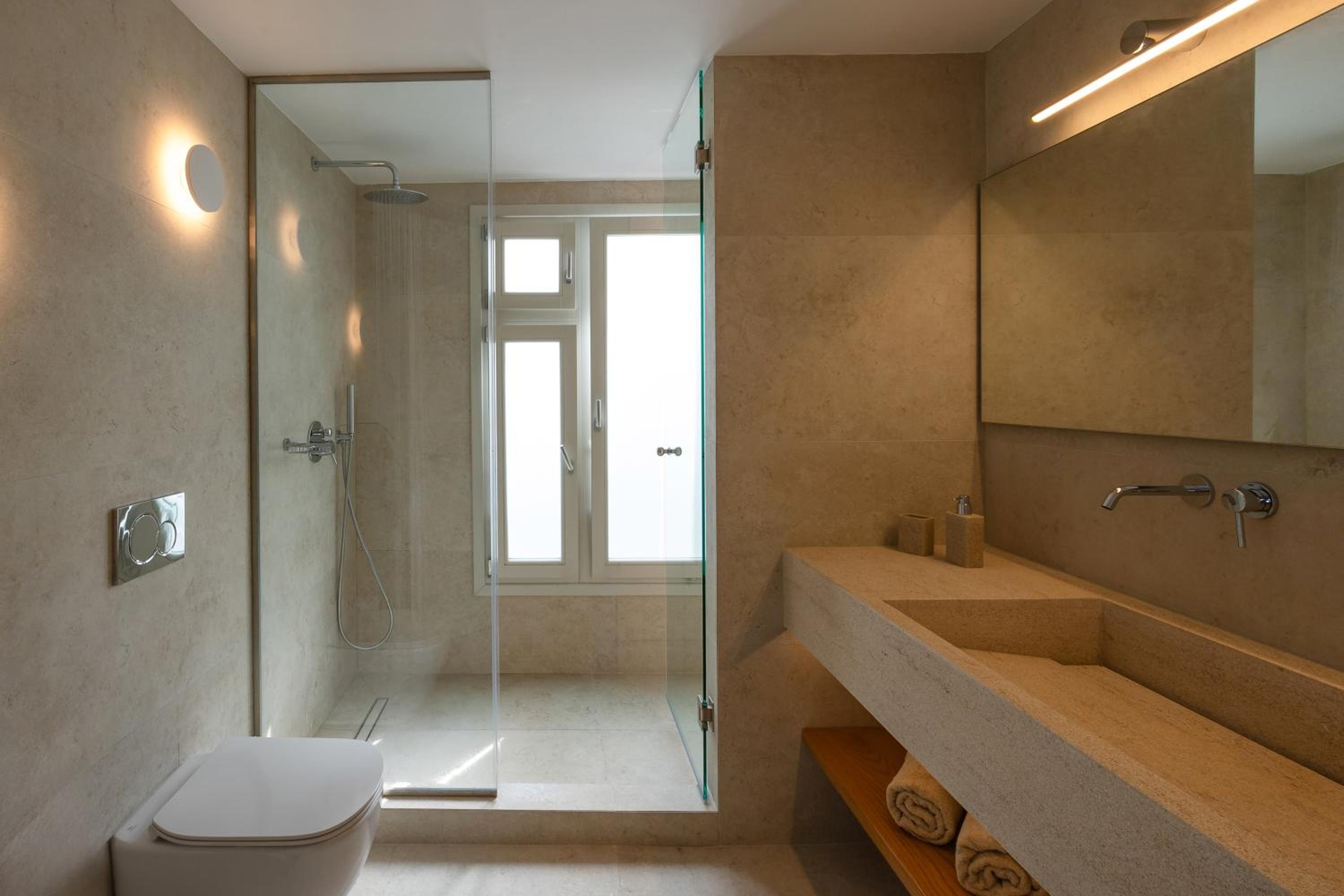 Prestige Suite with Private Infinity Pool & Heated Outdoor Jetted Tub - Caldera View photo 3