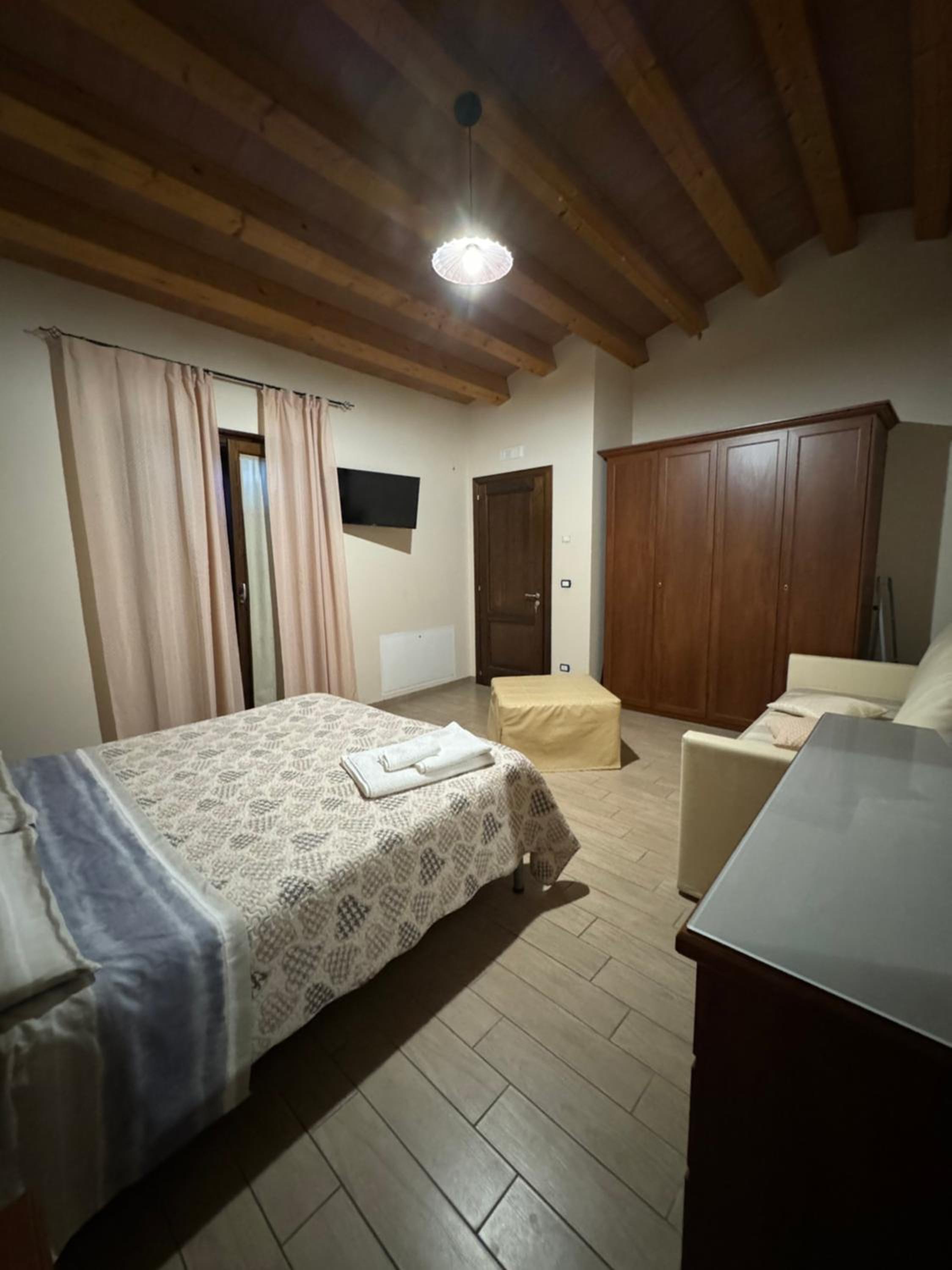Deluxe Double or Twin Room - Photo 2