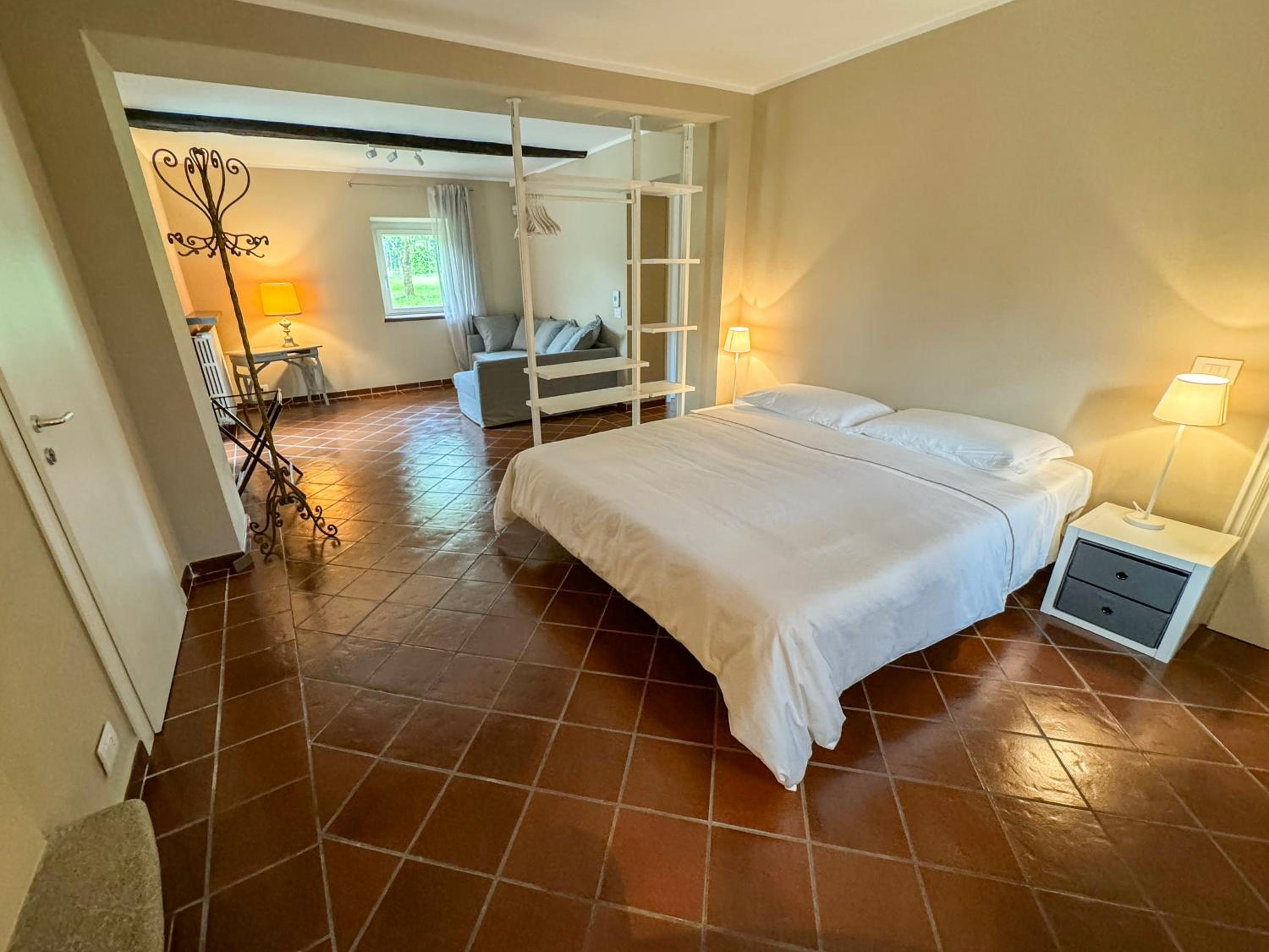 One-Bedroom Premium Apartment photo 1