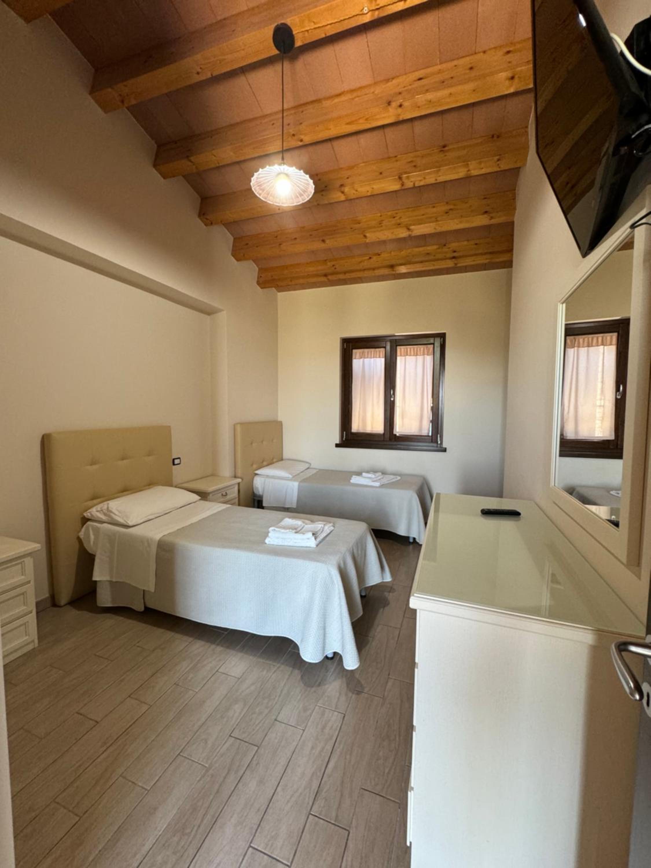 Double Room - Photo 3
