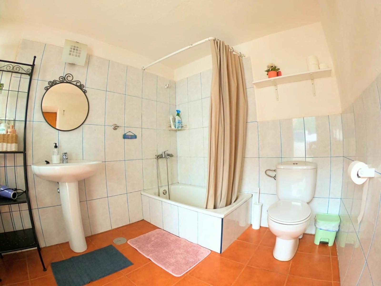 Double Room With Shared Bathroom photo 3