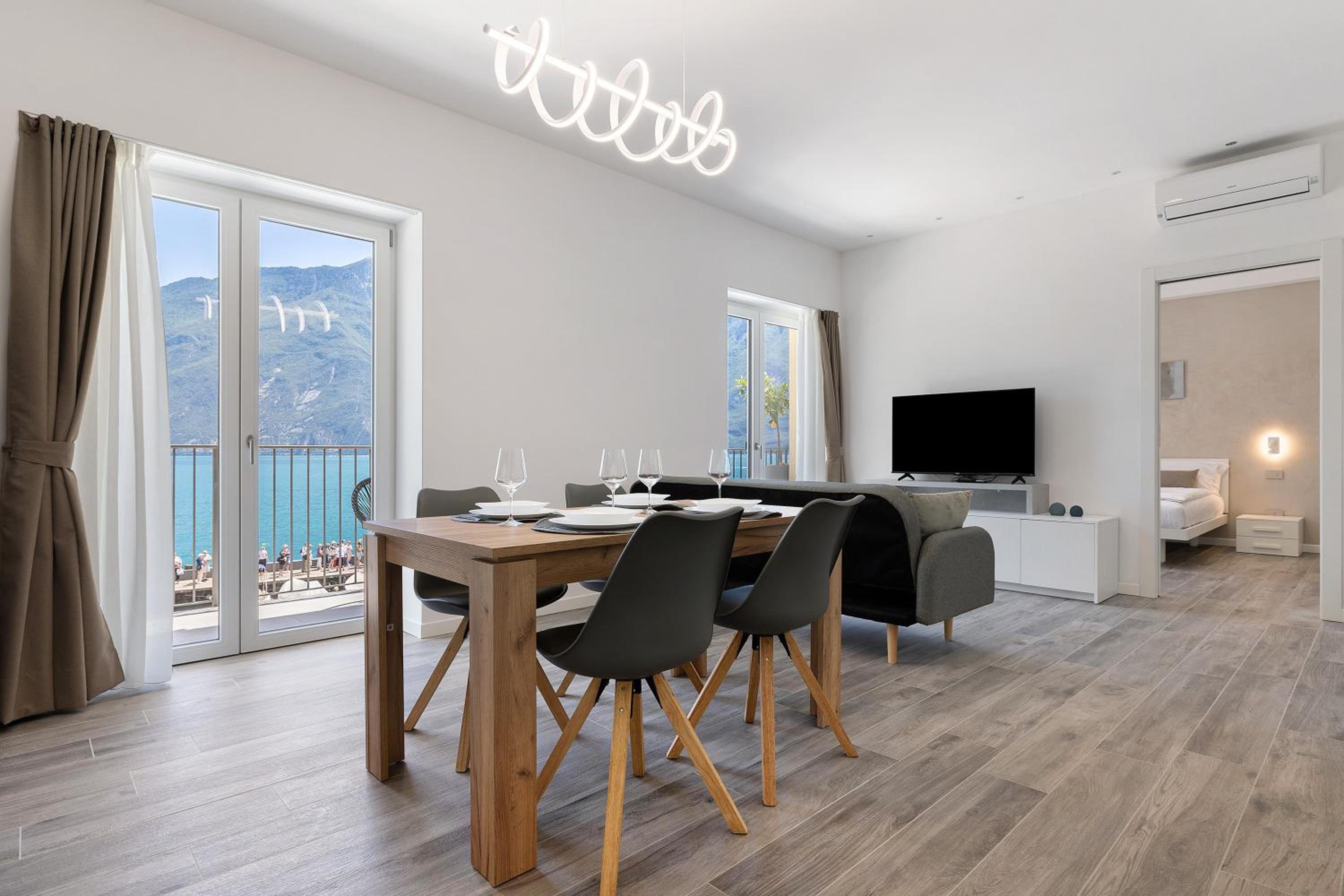 Two-Bedroom Deluxe Apartment with Balcony