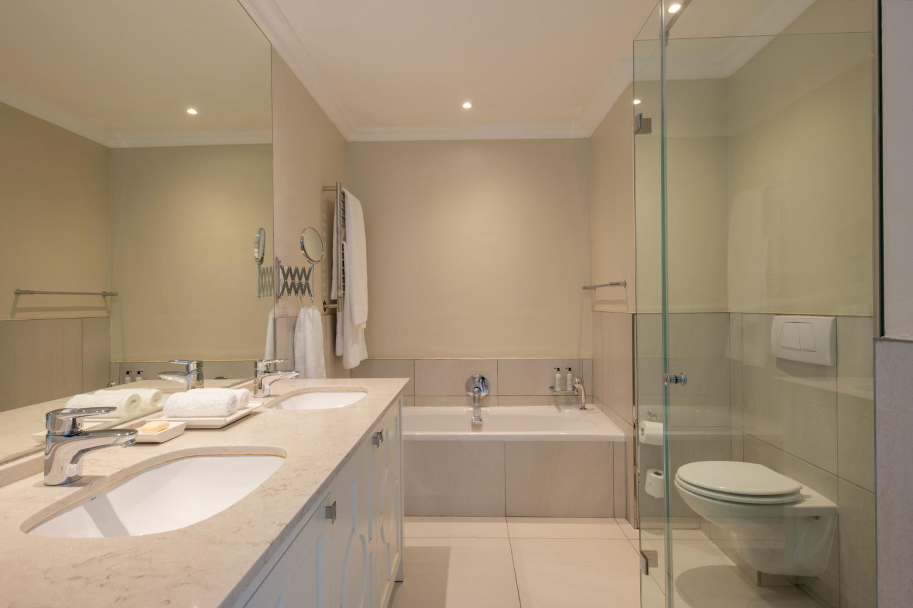 Double or Twin Room - Photo 3