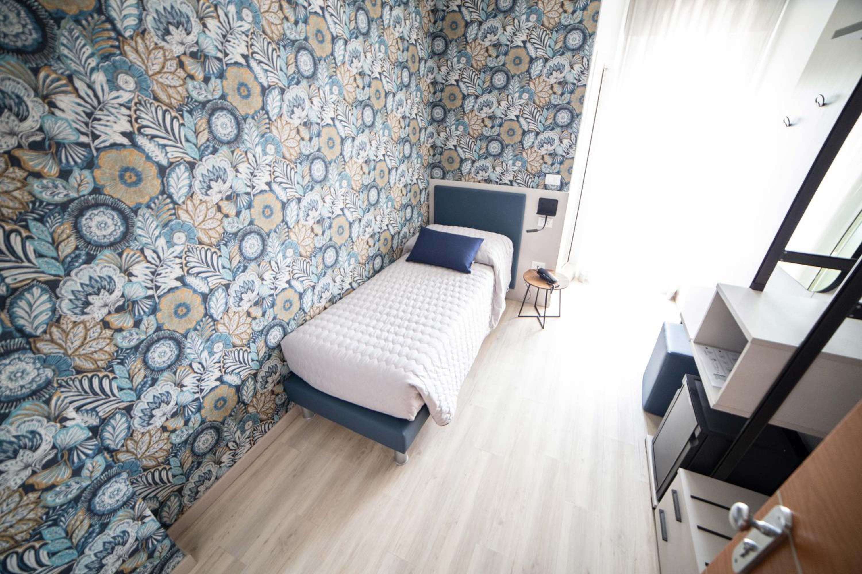 Single Room with Balcony photo 2