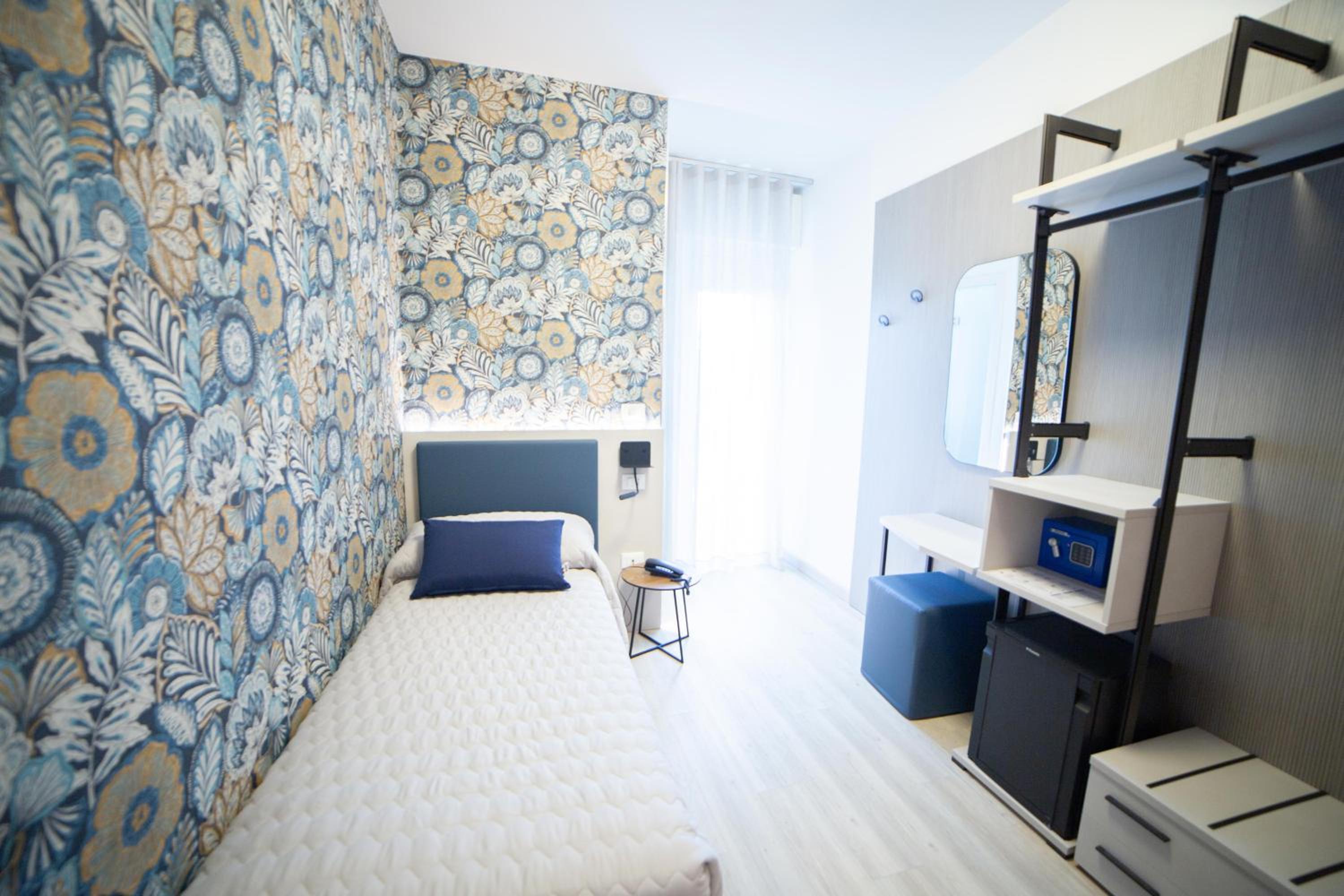 Single Room with Balcony photo 1