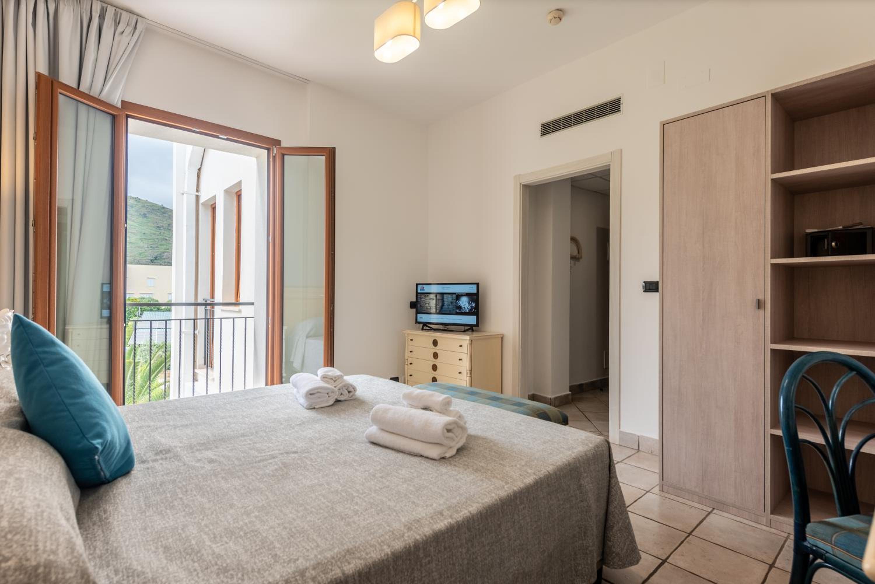Double or Twin Room - Photo 1