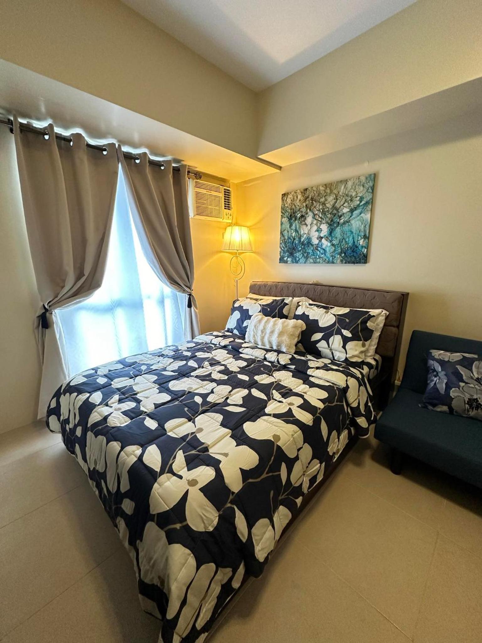 Studio with Sofa Bed