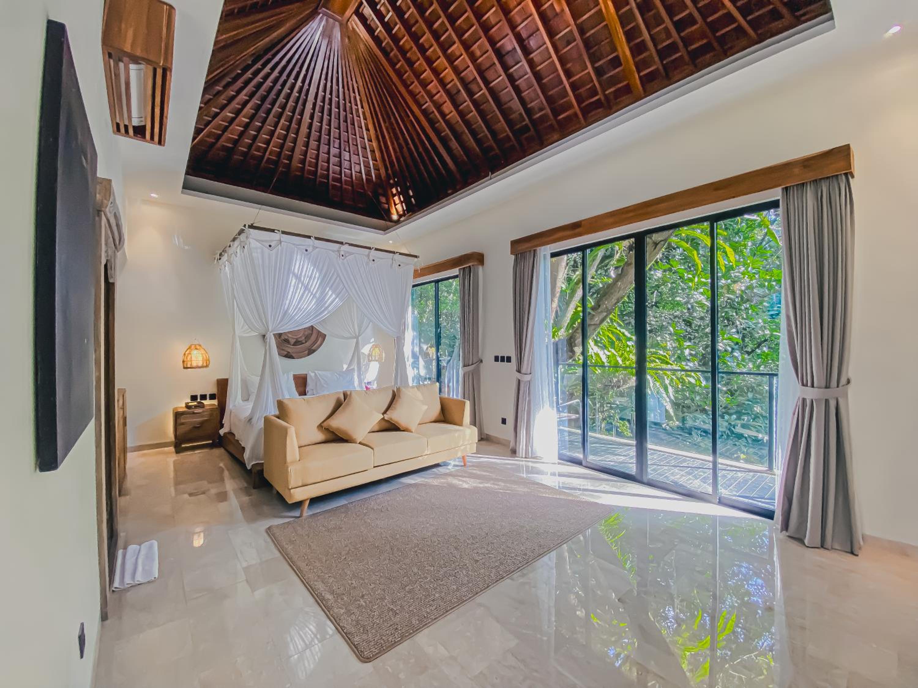 Two Bedroom Presidential Villa with River View, Heated Pool and Living Room photo 3