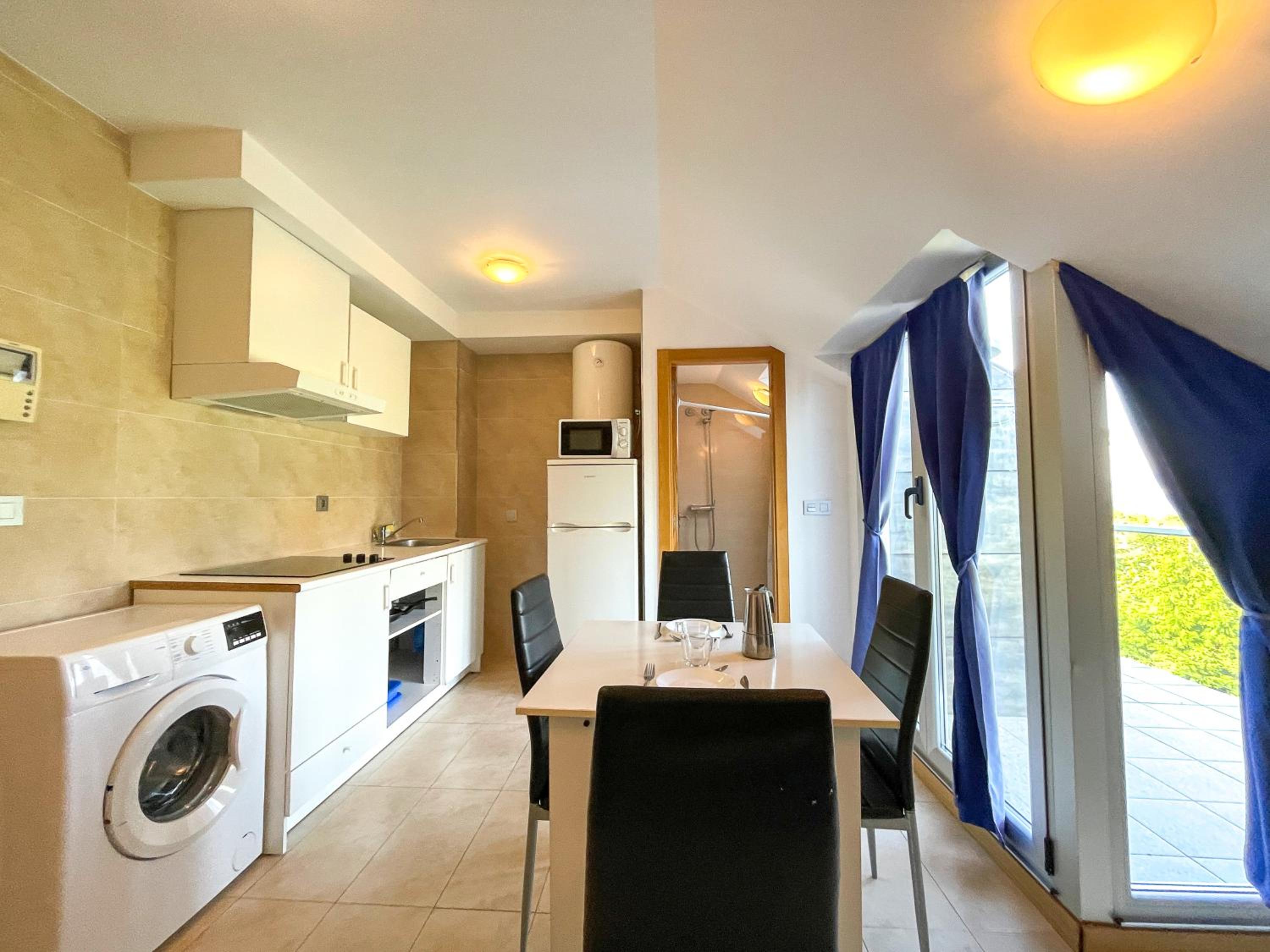 One-Bedroom Apartment photo 2