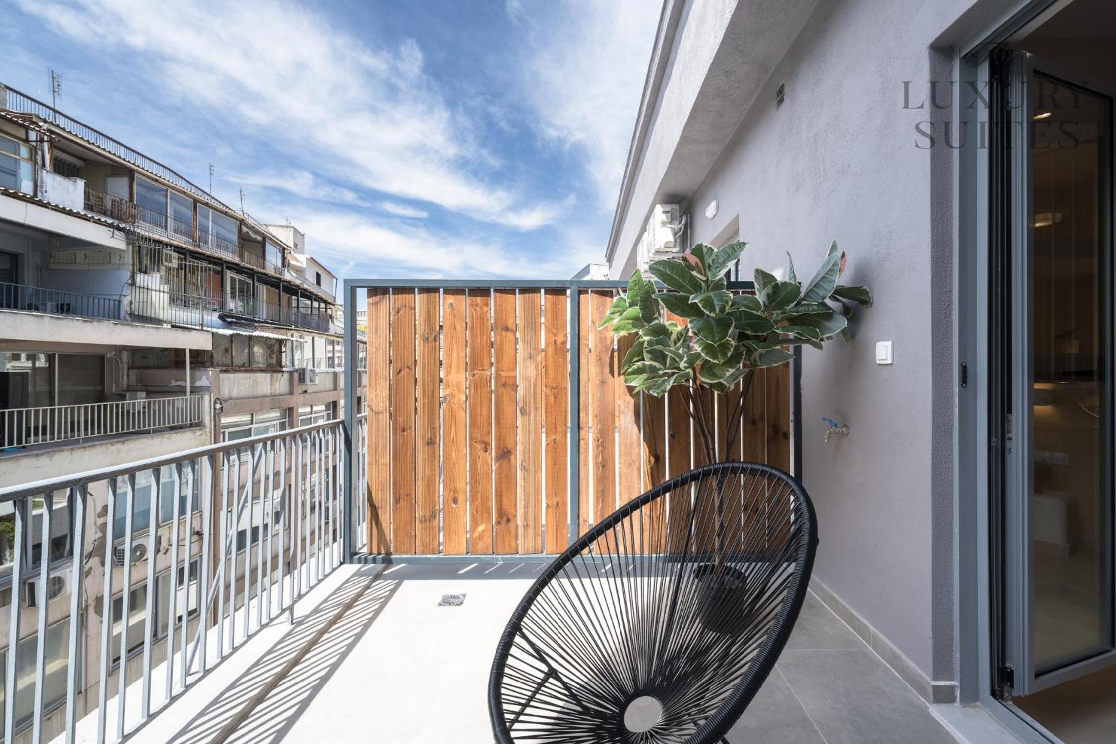 Studio with Balcony - Photo 1