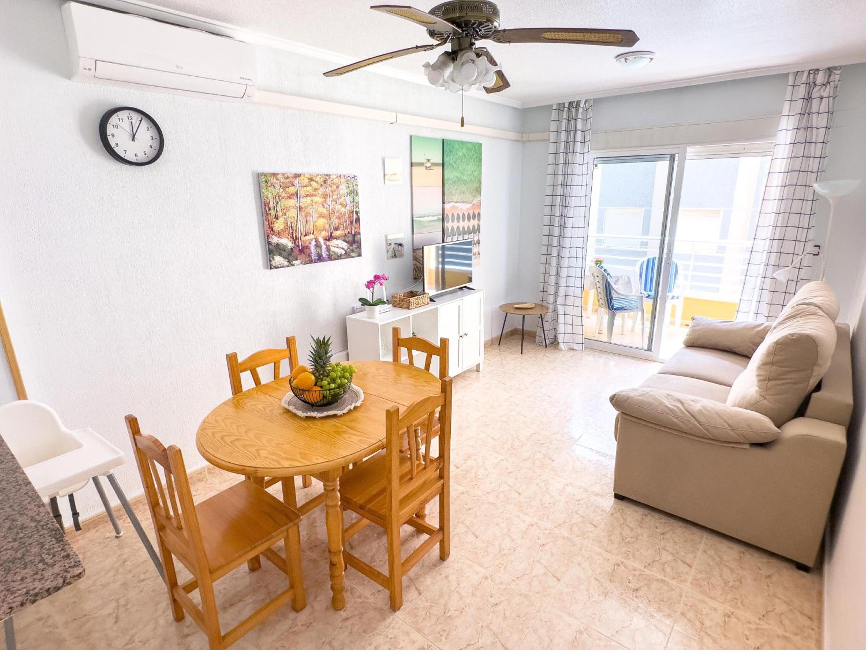 Apartamento de dos habitaciones con balcón