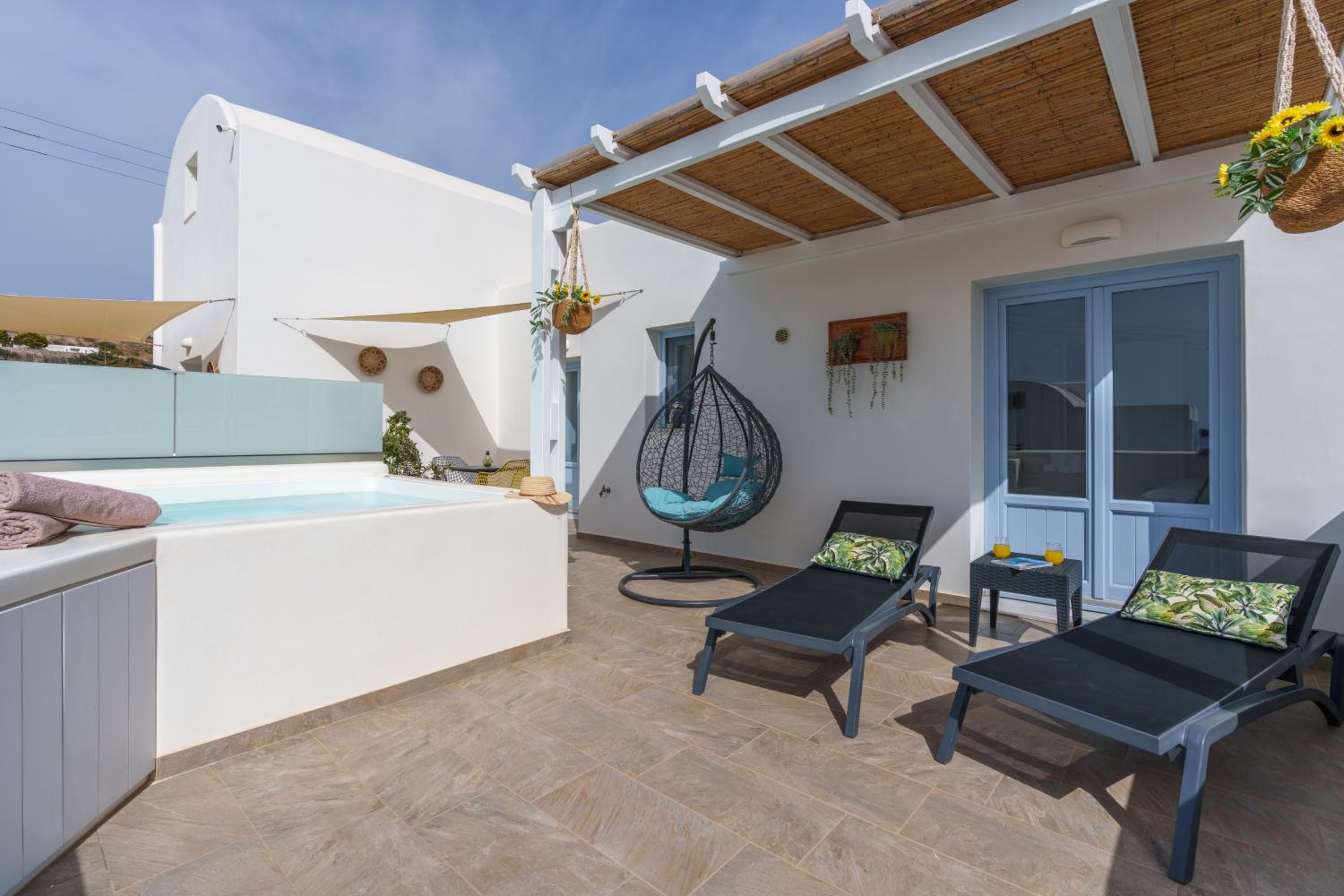 Sea View Suite with Private Hot tub - Photo 15