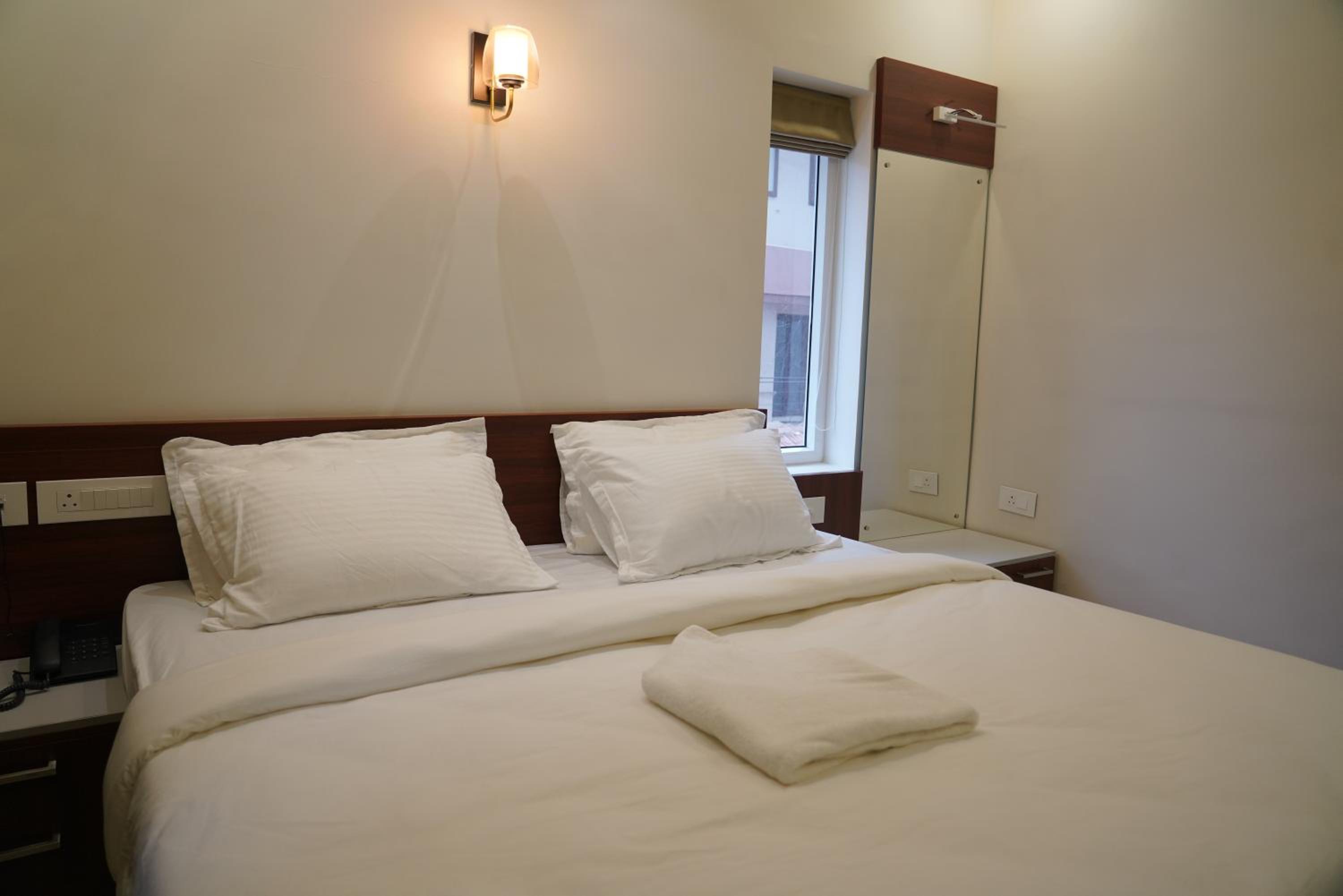 King Room with Balcony photo 1