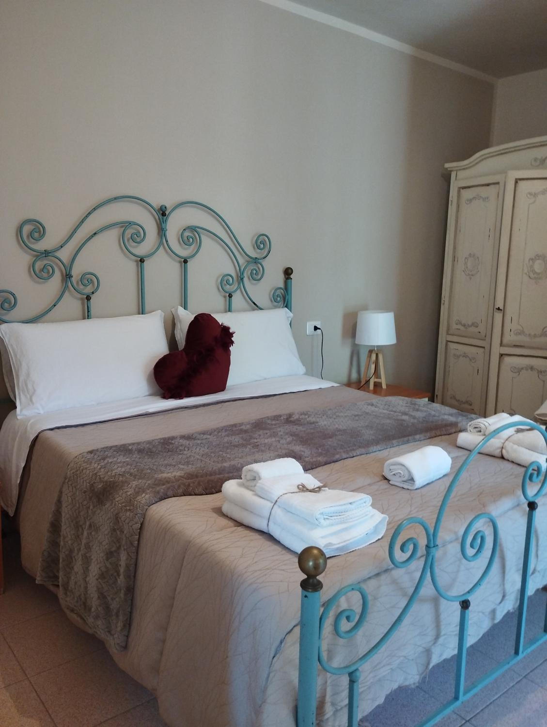 Basic Double Room with Private Bathroom photo 1