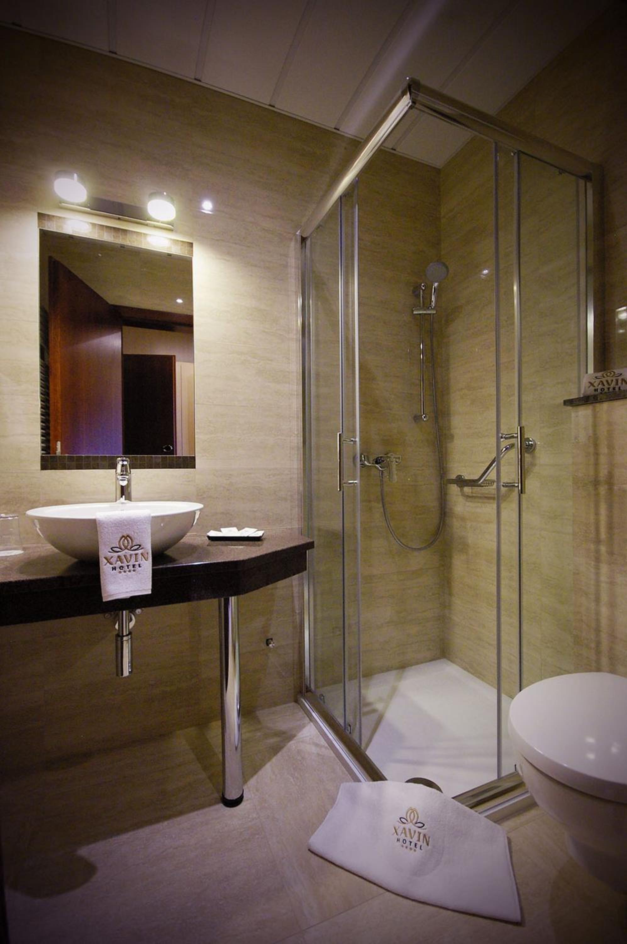 Double or Twin Room - Photo 9