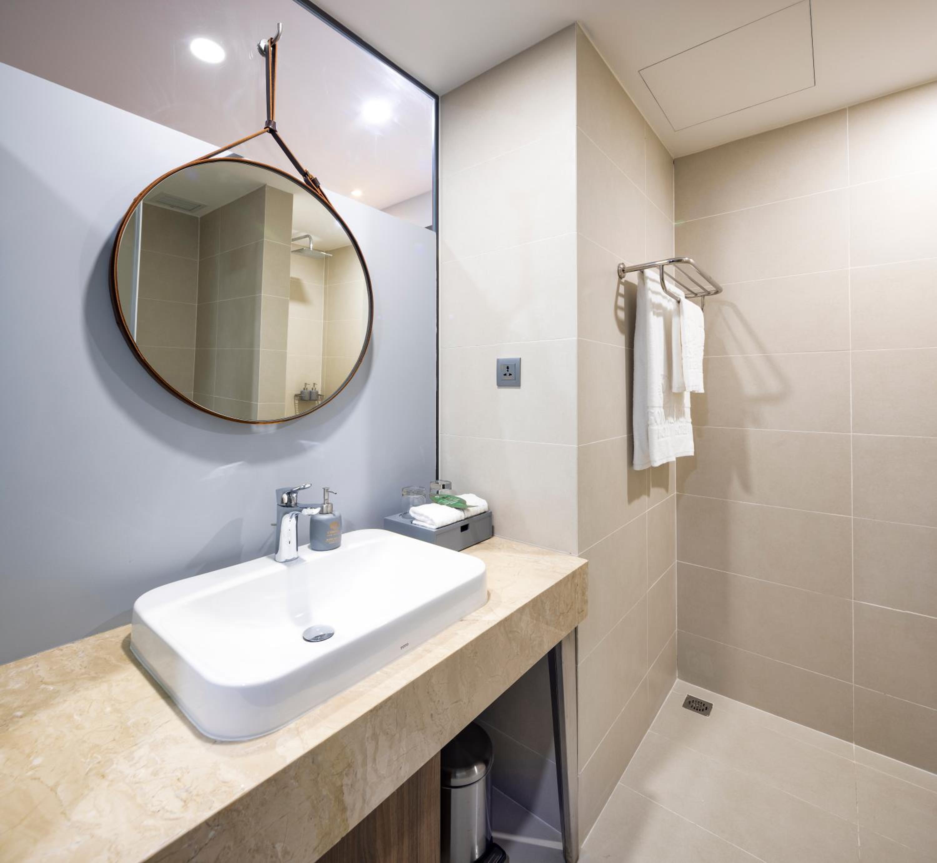 Premier Double With Balcony - Photo 2