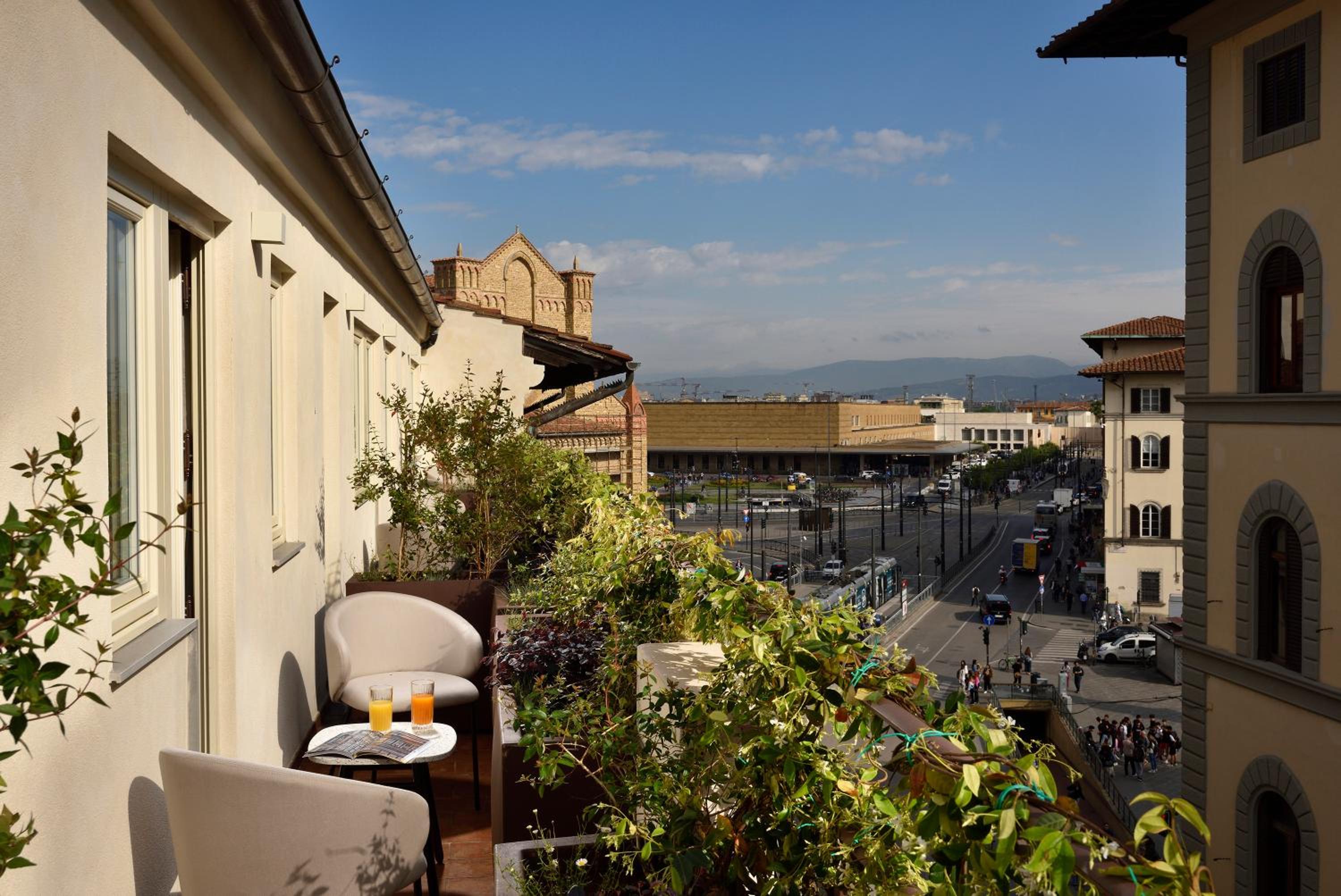 Deluxe Double or Twin Room with Balcony photo 2