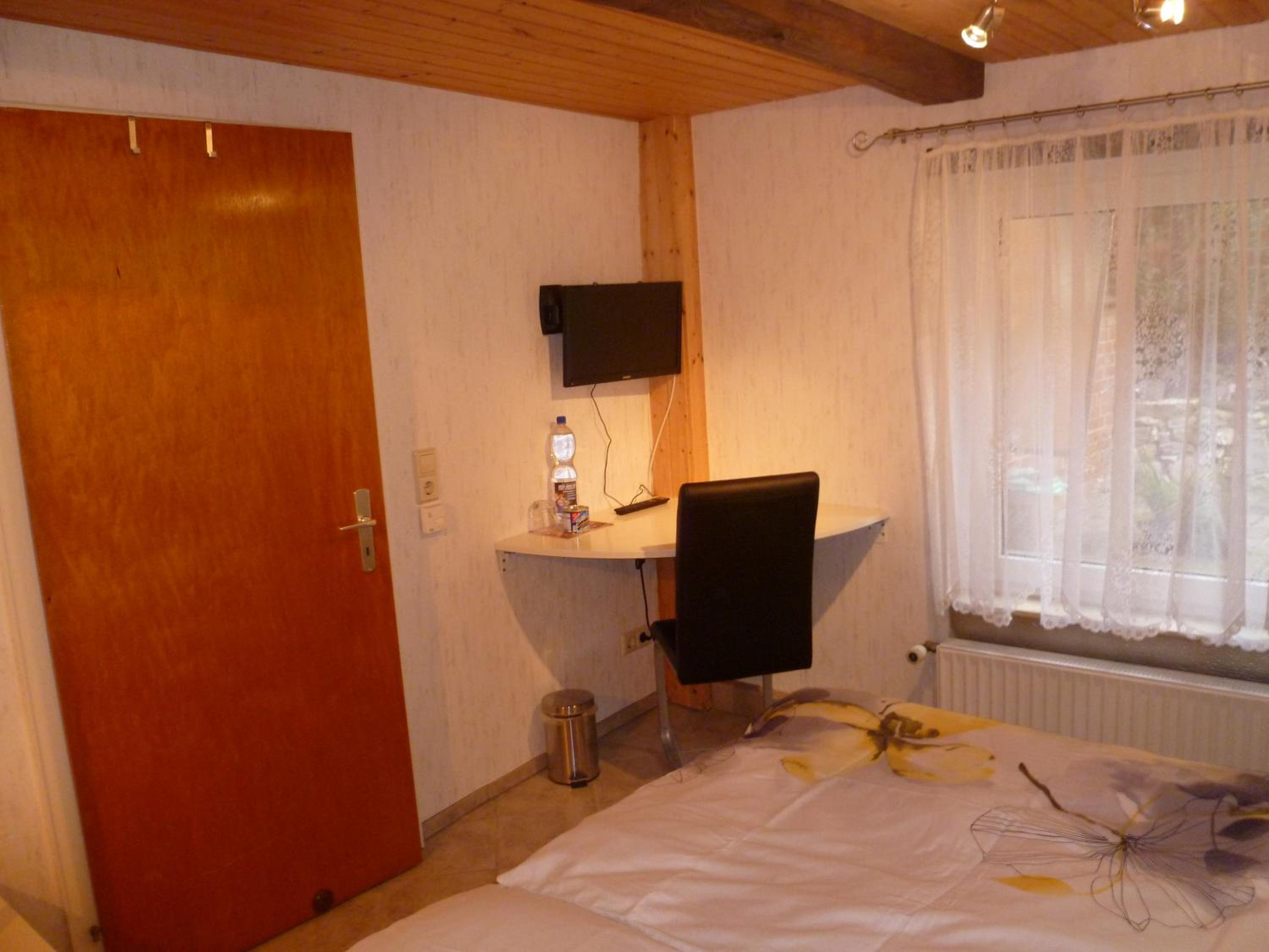Budget Double Room photo 2