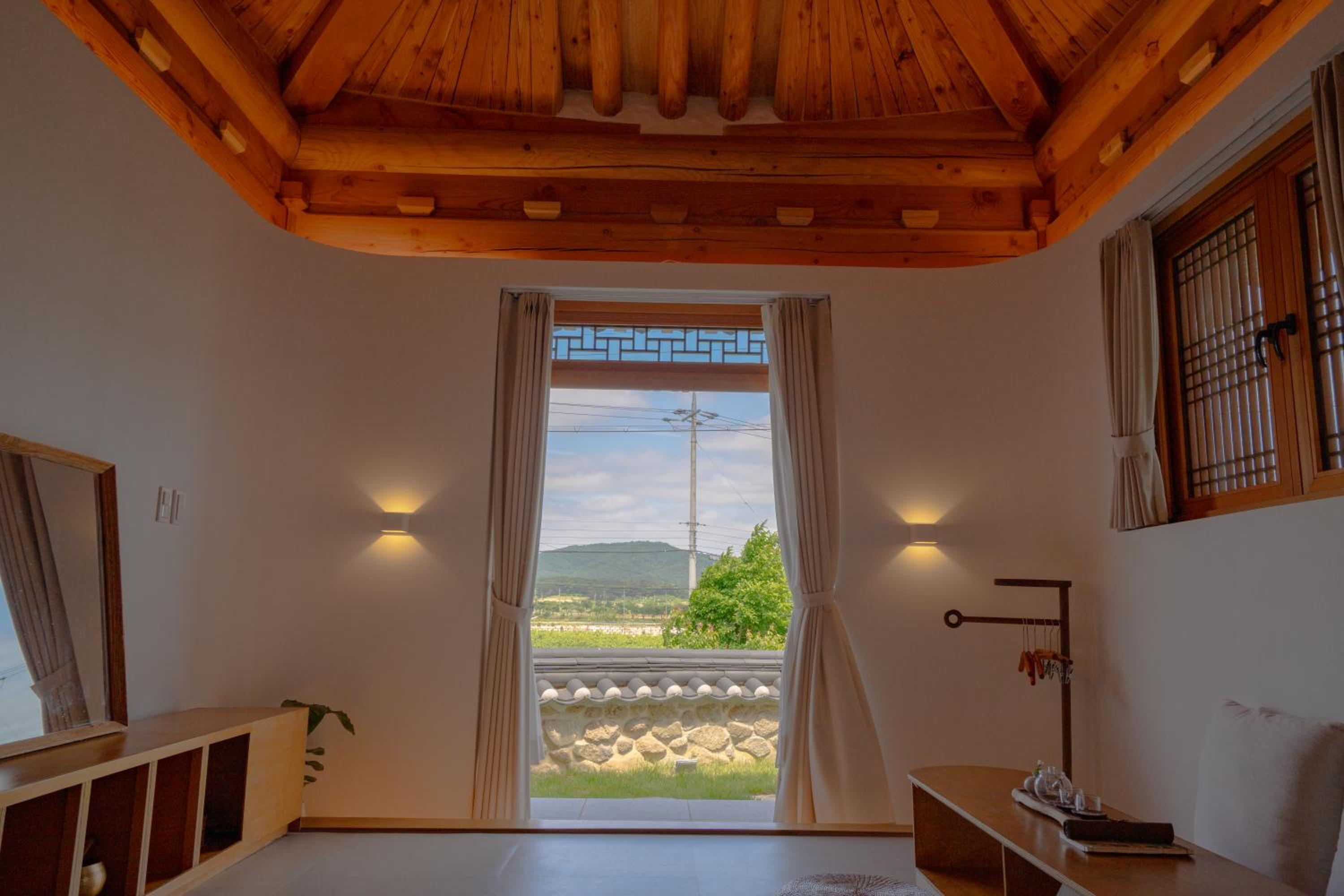 One-Bedroom House photo 3