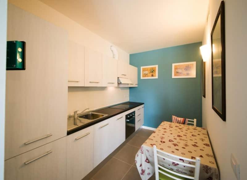 Studio Apartment With Balcony photo 3