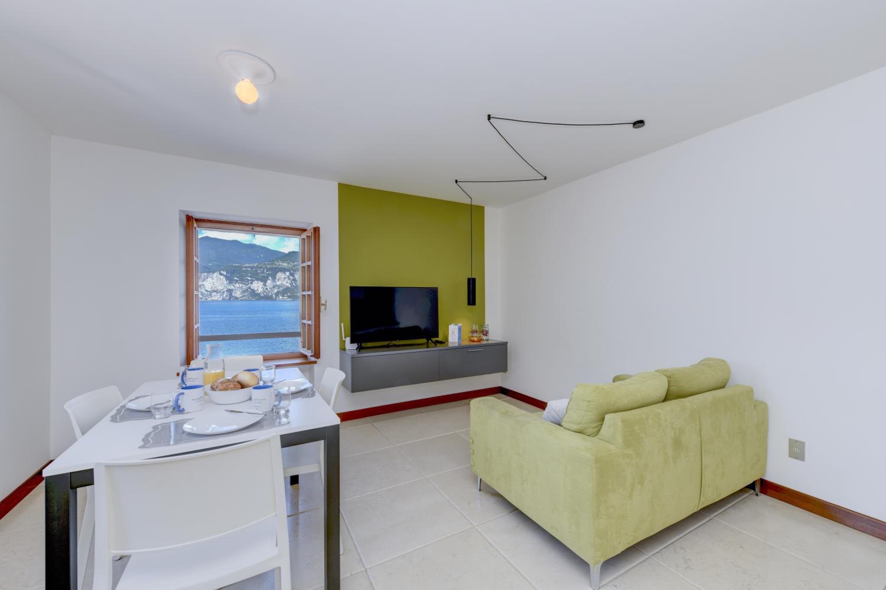 Apartment with Lake View photo 2