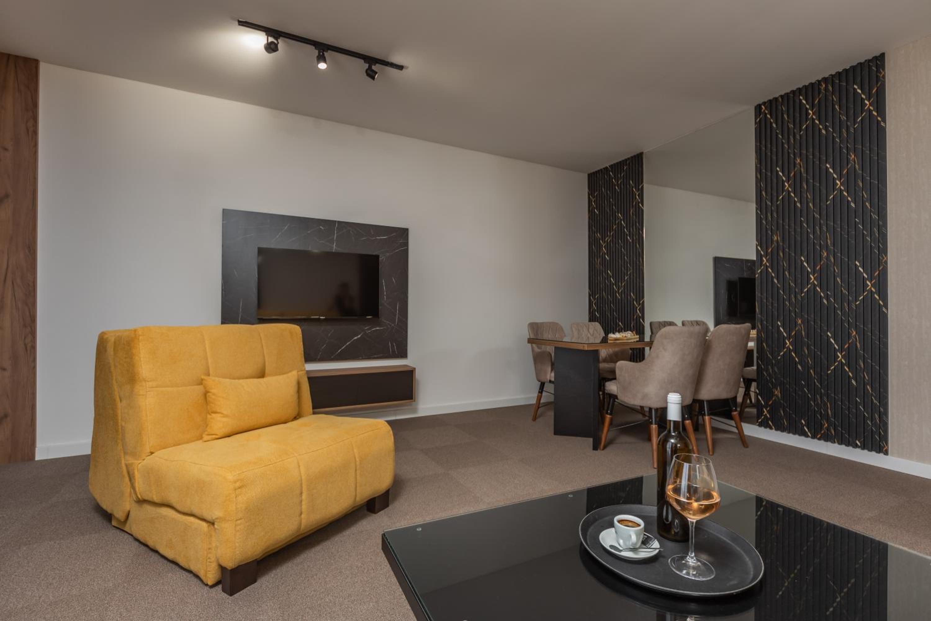 Apartment - Photo 18