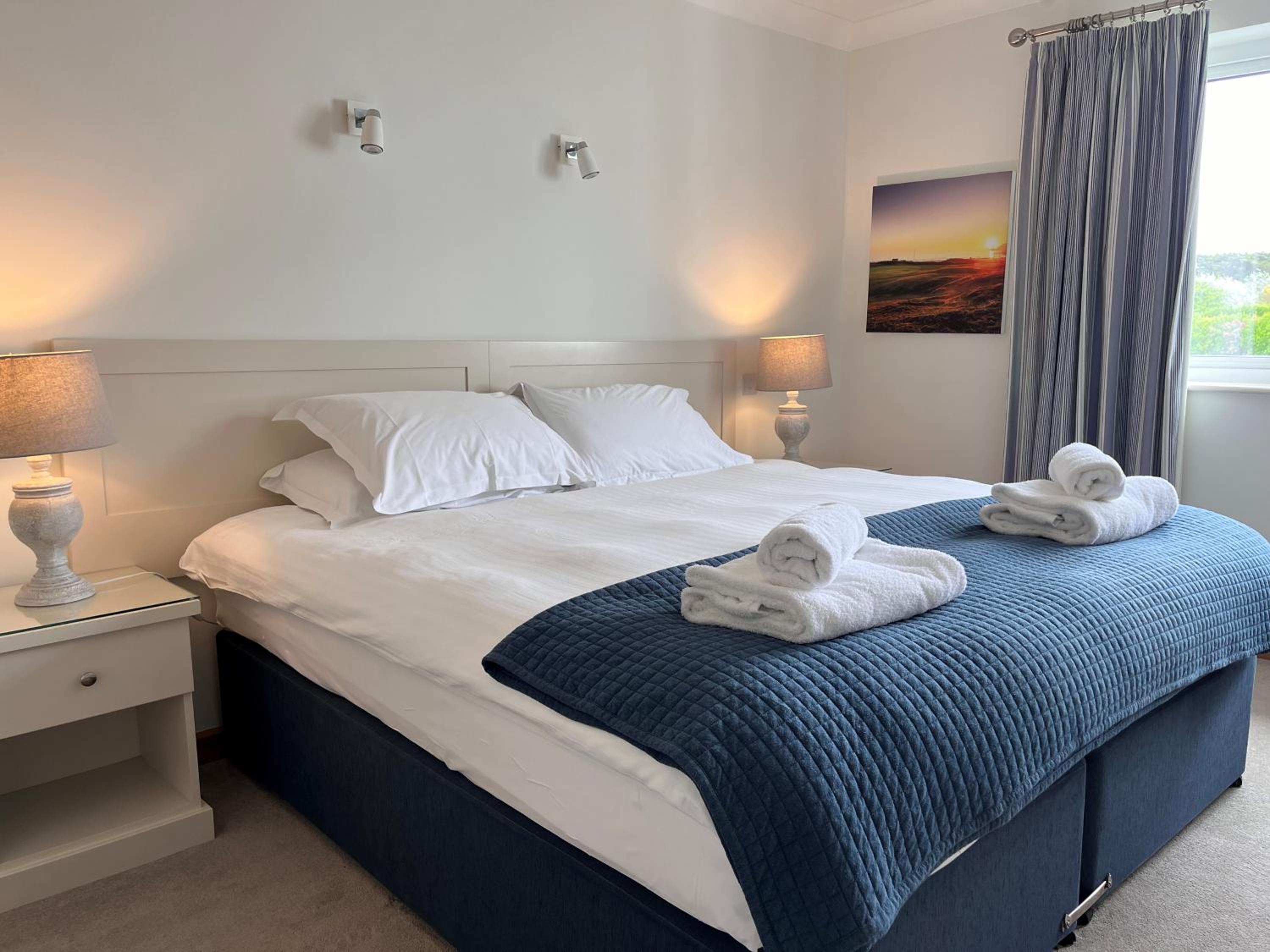 Two-Bedroom Apartment with Sea View - Photo 1