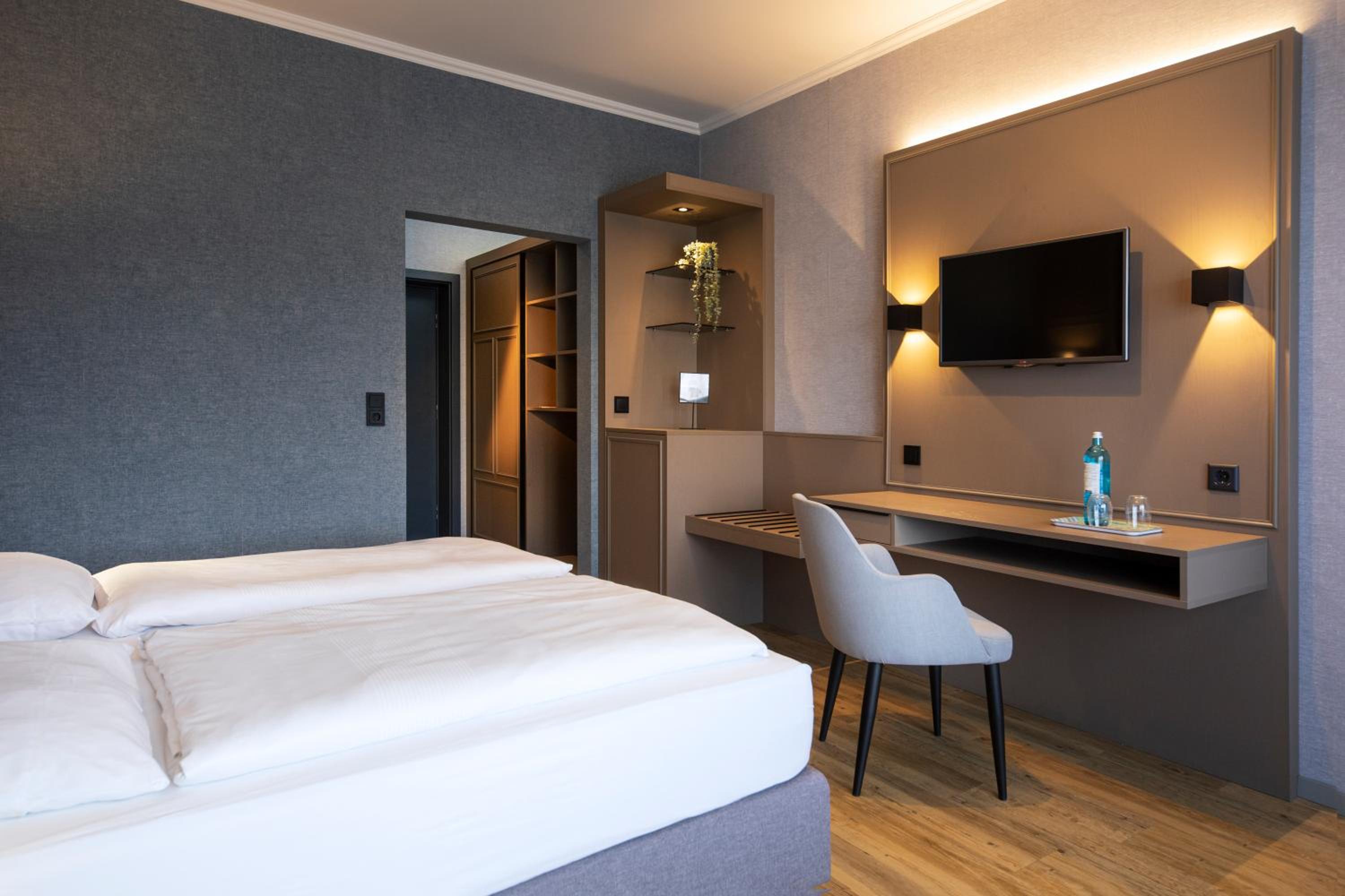 Double Room (1 Adult) - Photo 10