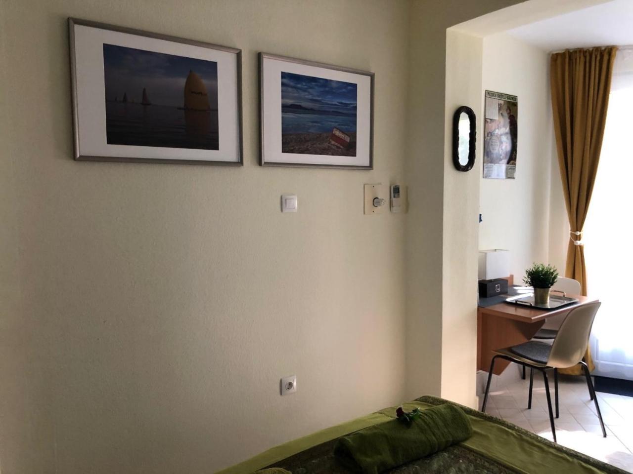 Studio Apartment photo 2