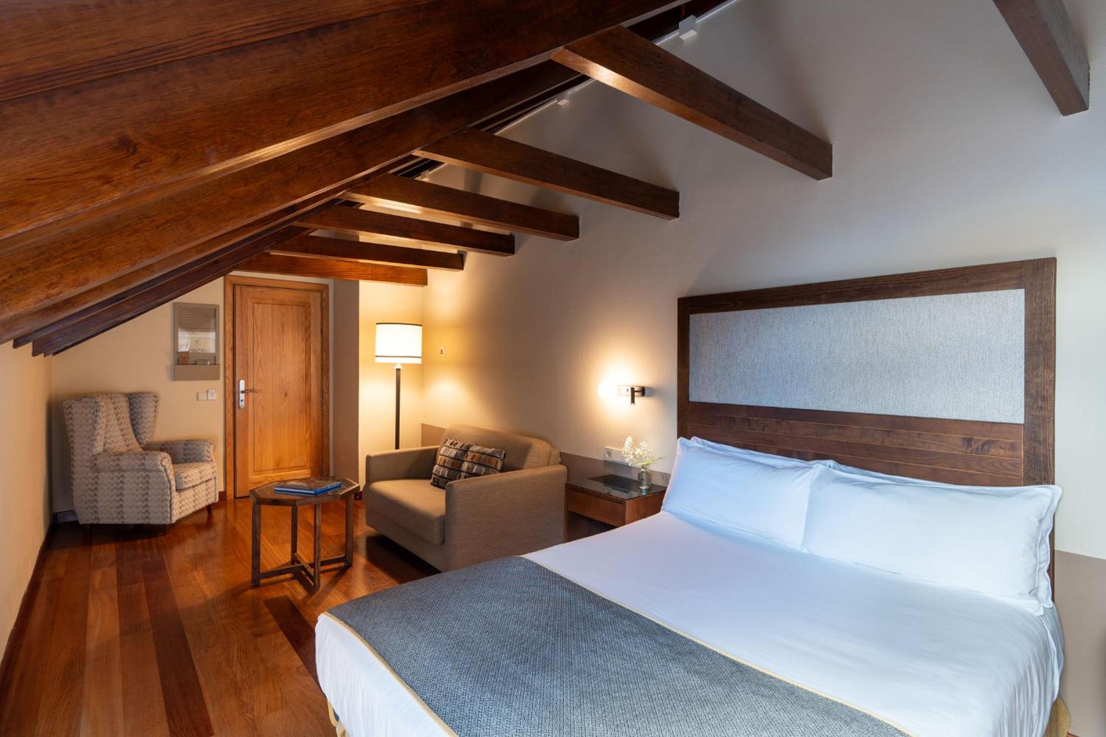 Standard Double Room - Photo 7