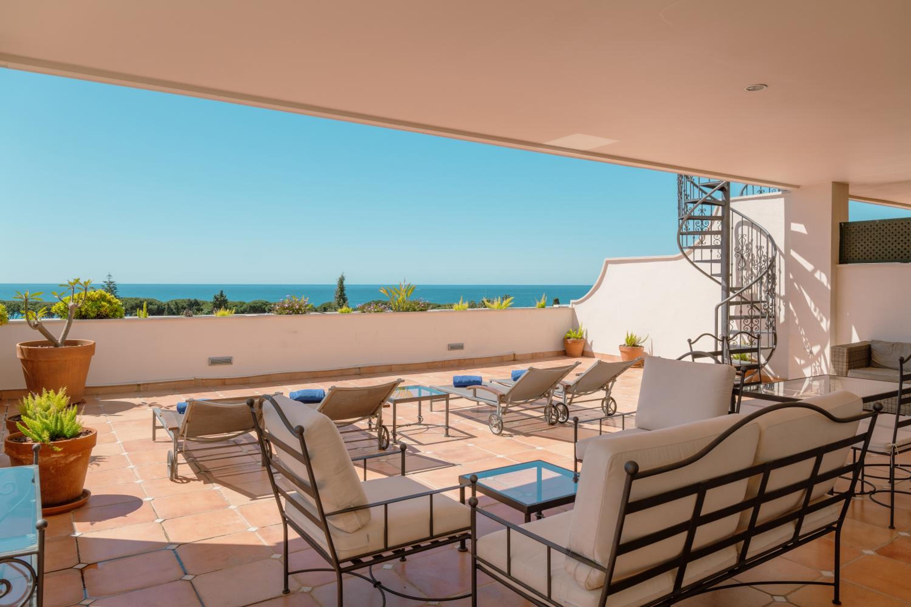 Premium Two-Bedroom Penthouse Apartment thumbnail 5
