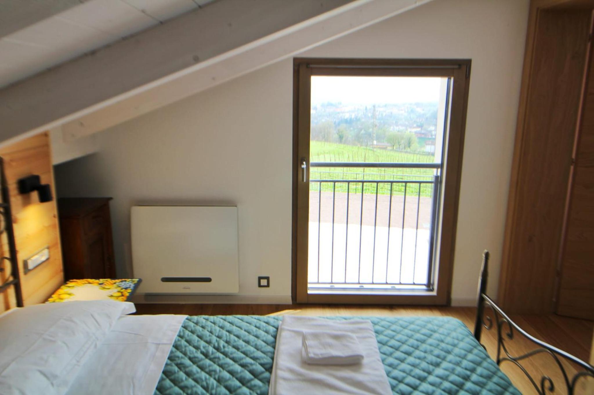 One-Bedroom Apartment photo 2