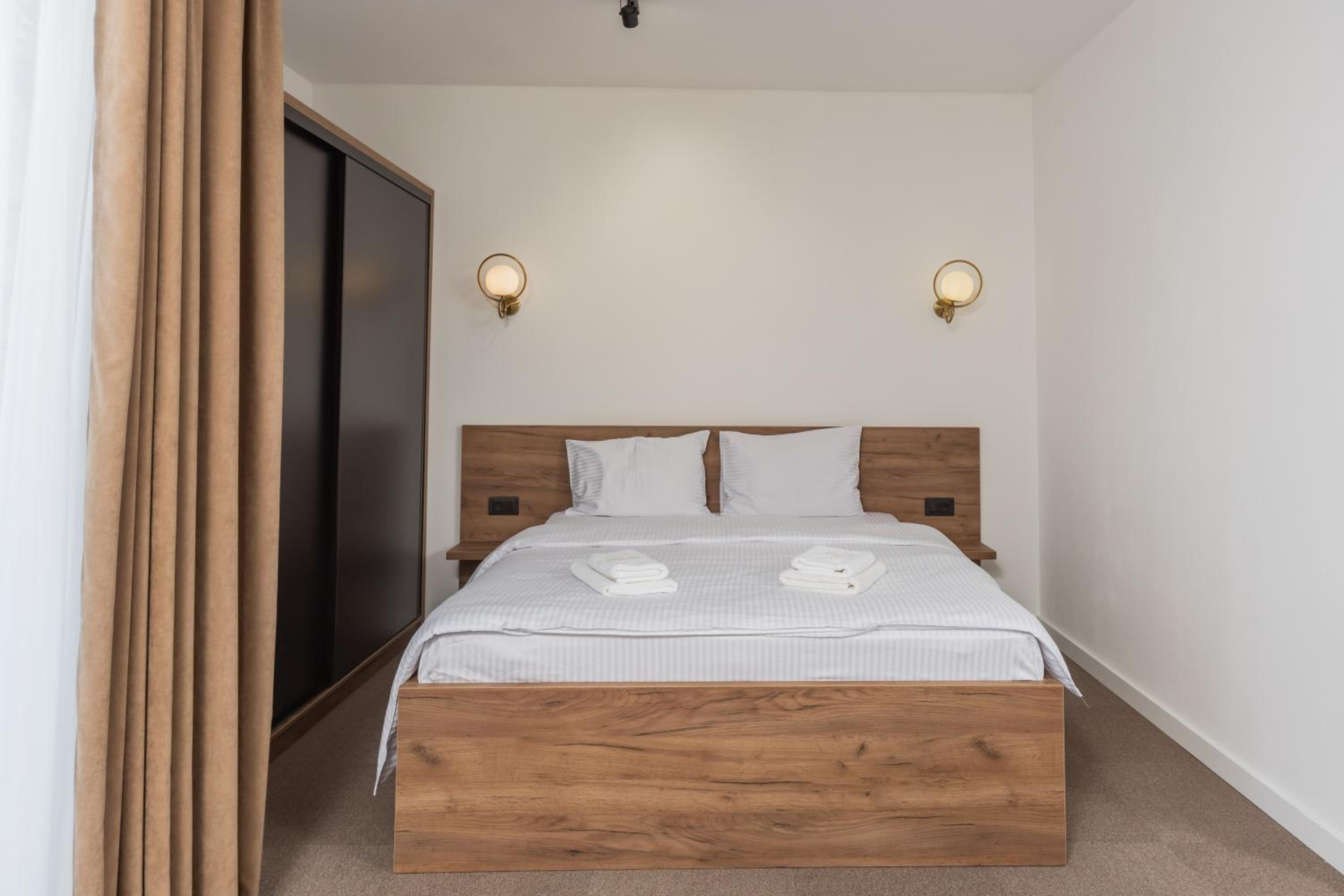 Apartment with Sea View - Photo 6