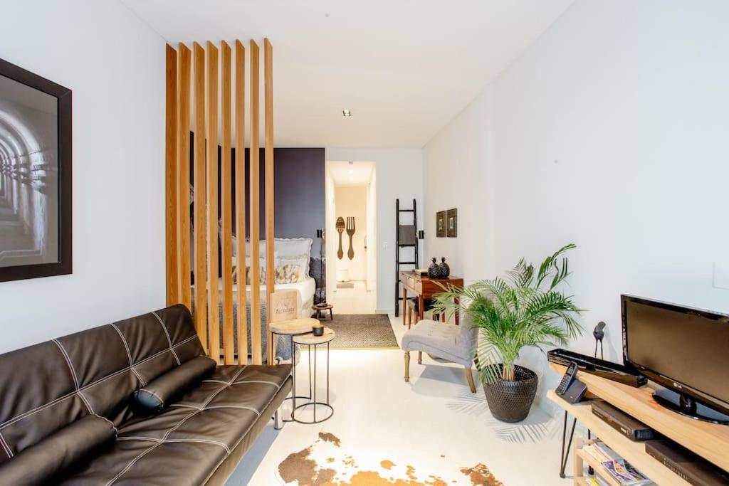 Studio Apartment - Photo 11