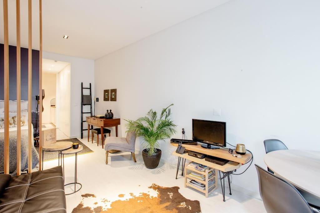 Studio Apartment - Photo 16