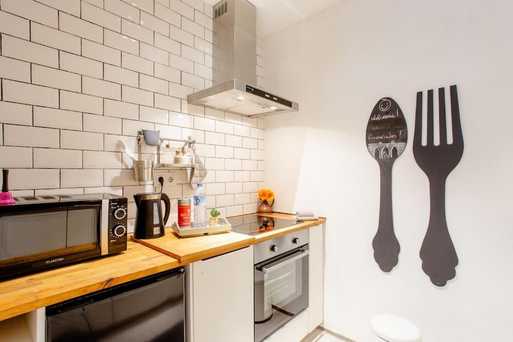 Studio Apartment - Photo 22