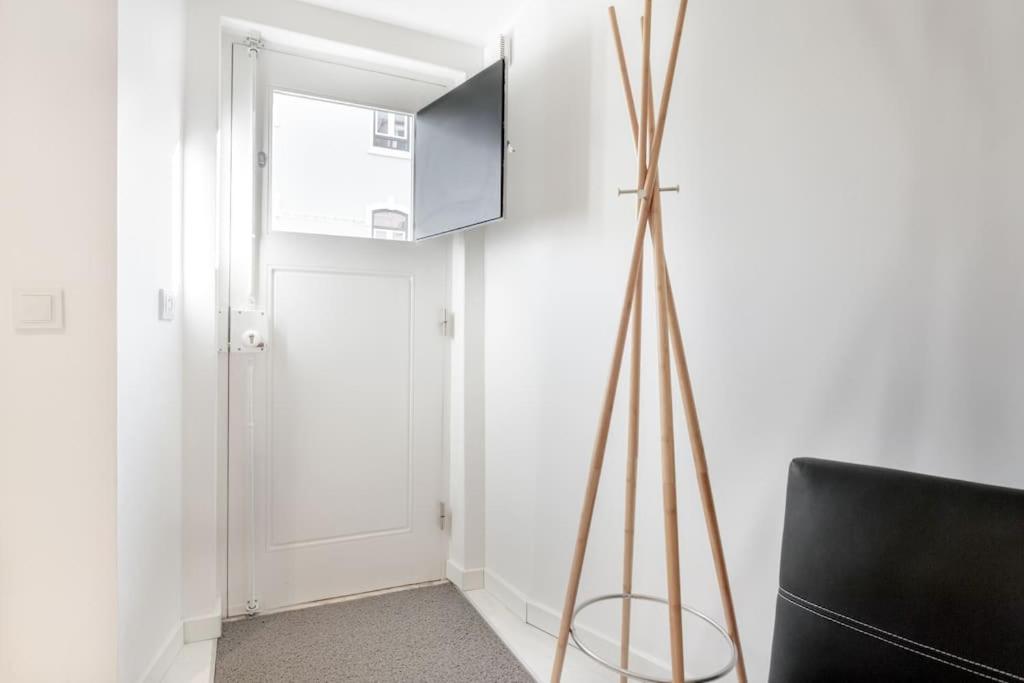 Studio Apartment - Photo 24