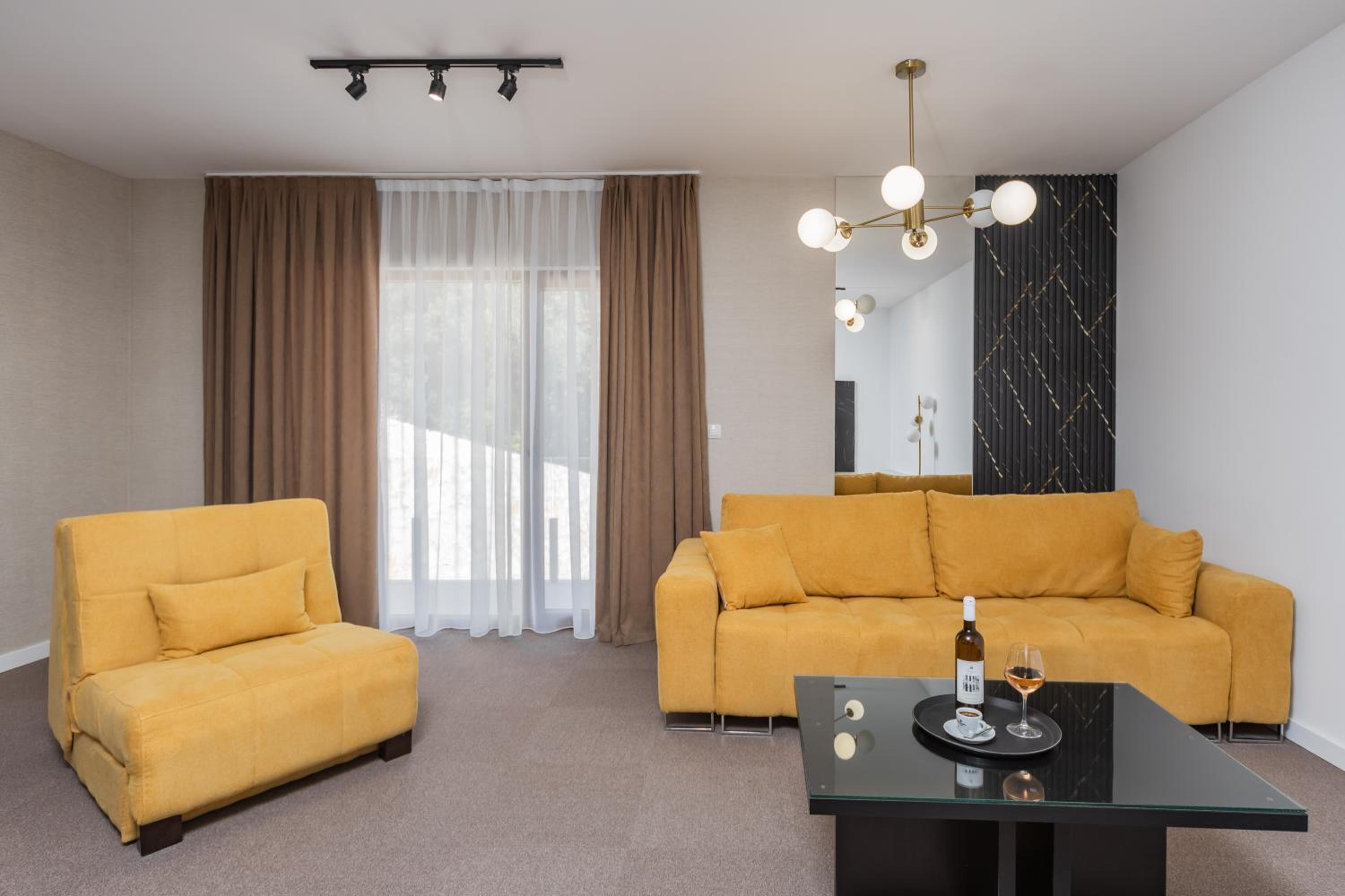 Apartment with Terrace - Photo 1
