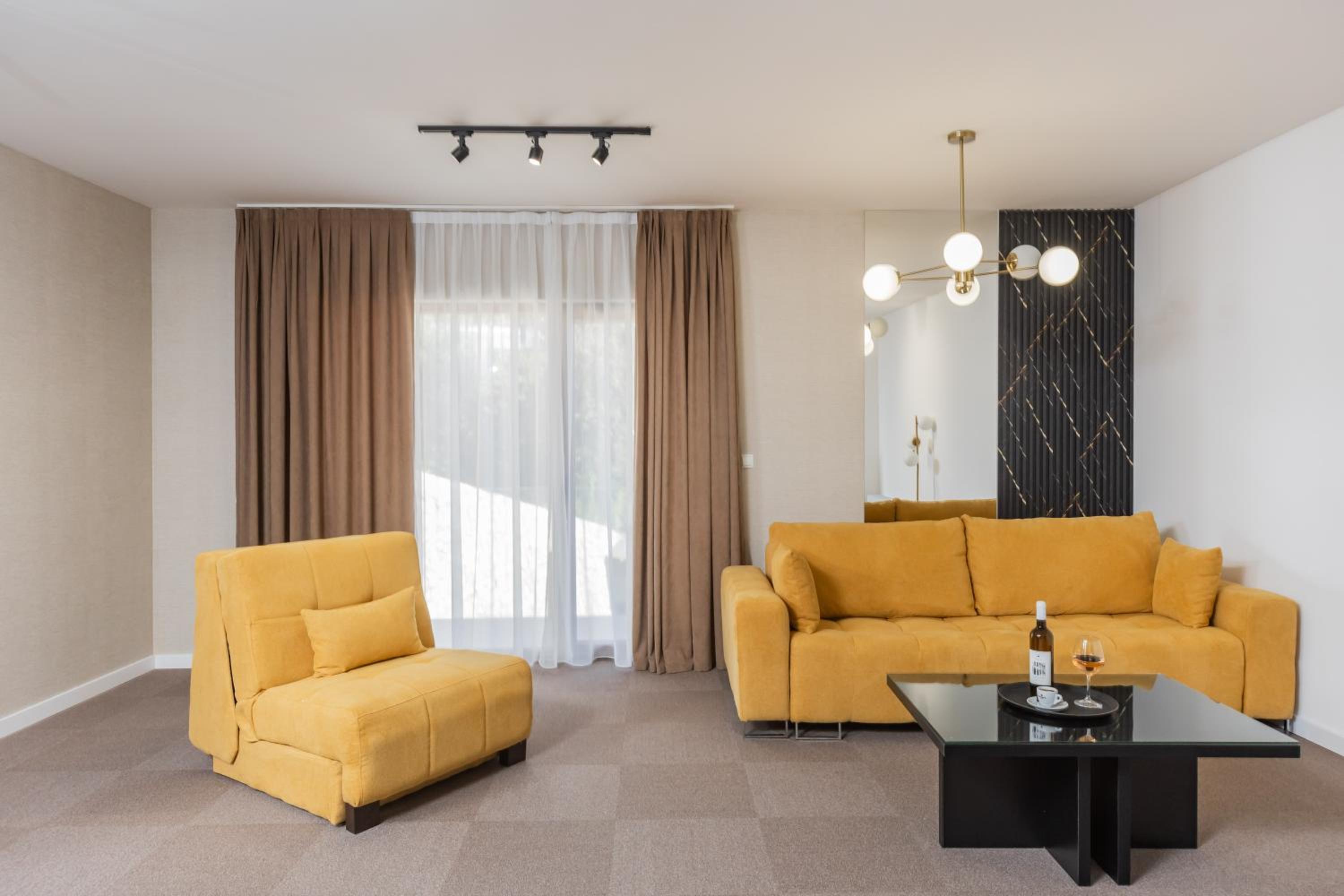 Apartment with Terrace - Photo 3