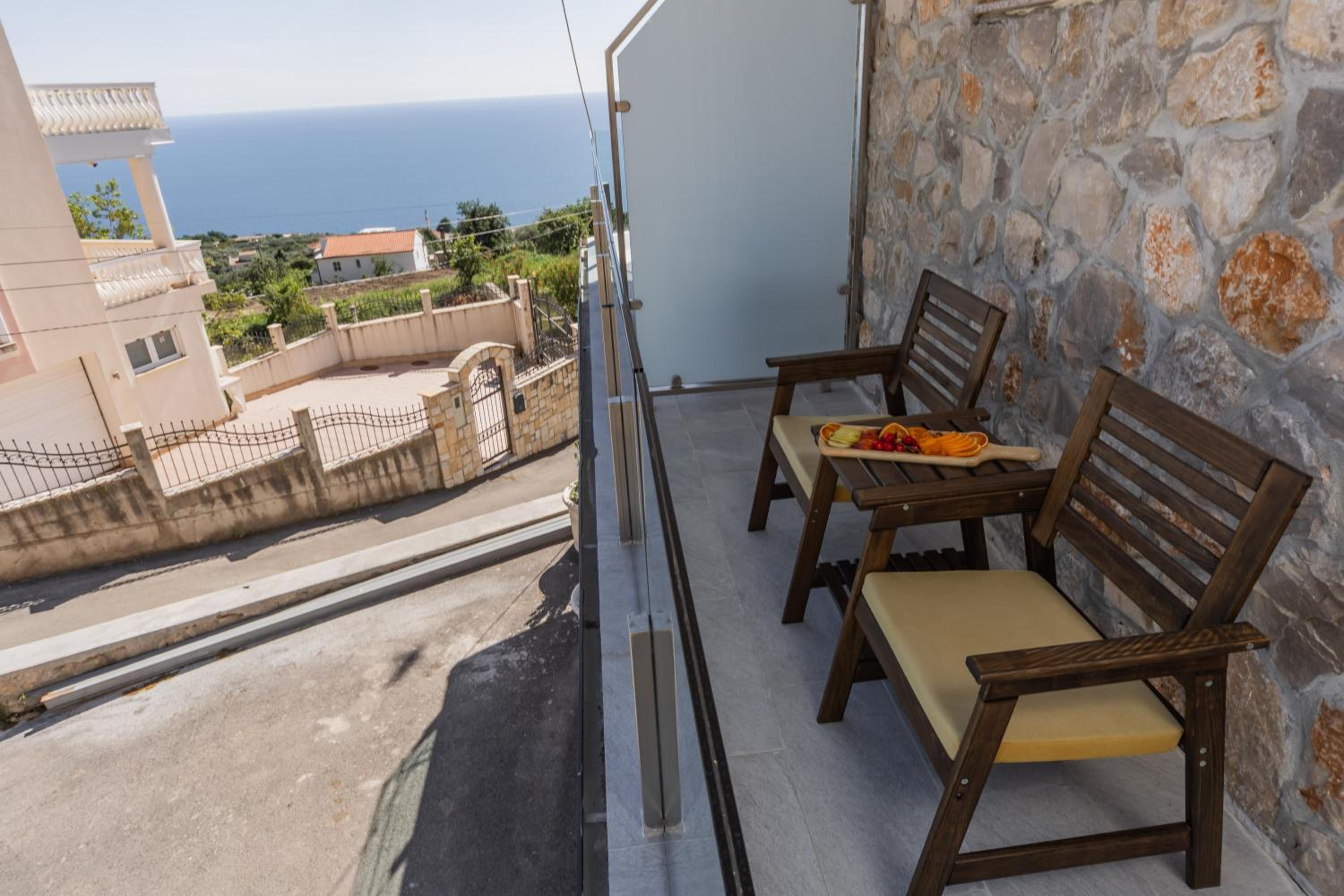 Apartment with Terrace - Photo 8